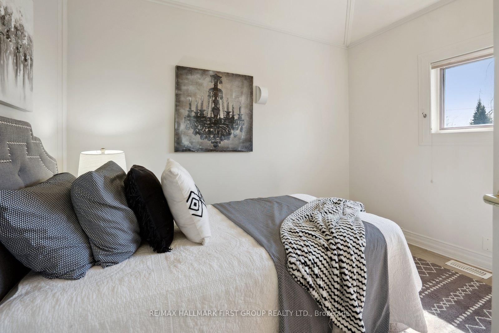 Photo 11 of 1901 Spruce Hill Road, Pickering, Dunbarton — HOMEH