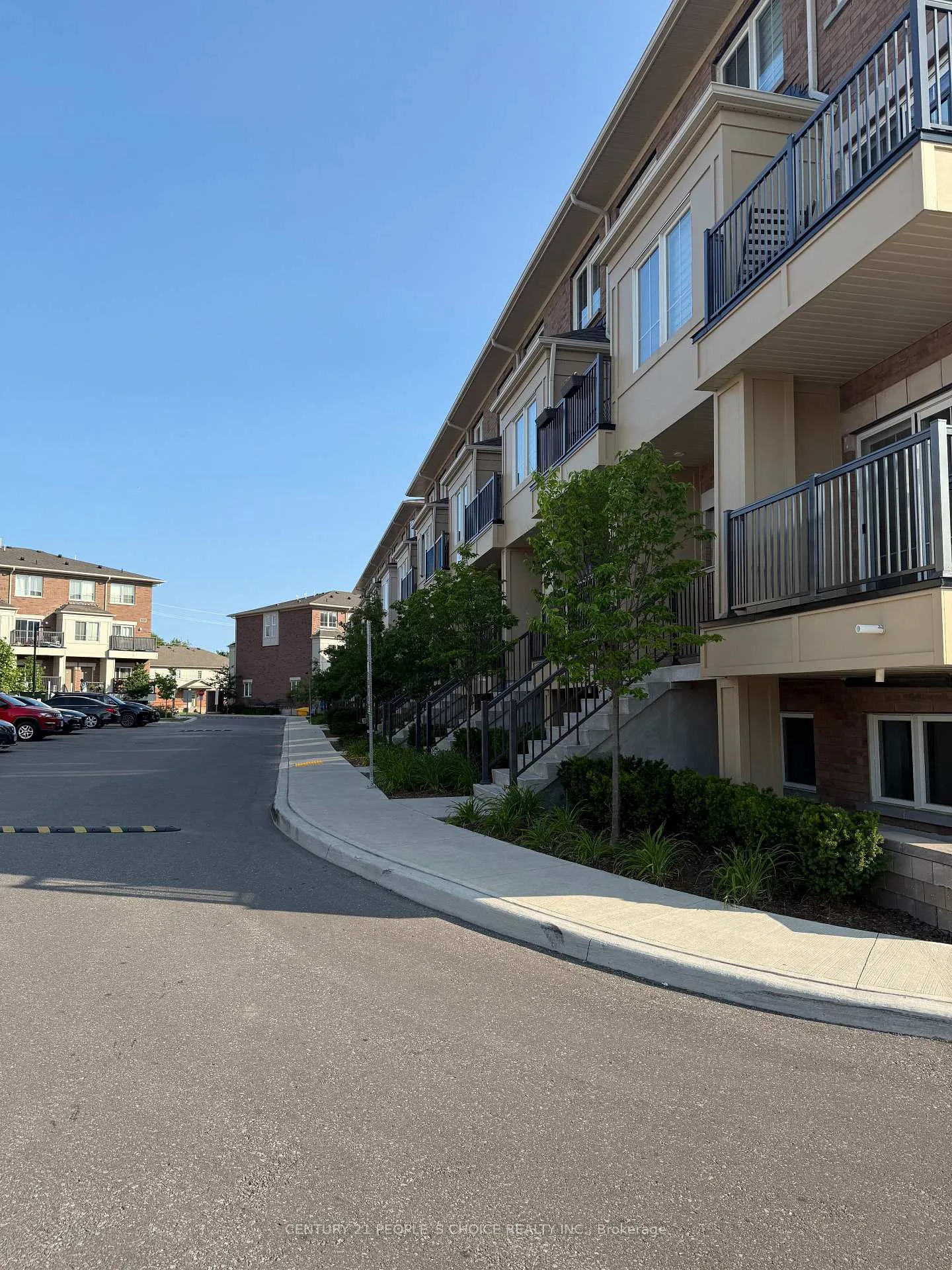 Photo 12 of Unit 4, 465 Beresford Path, Oshawa, Central — HOMEH