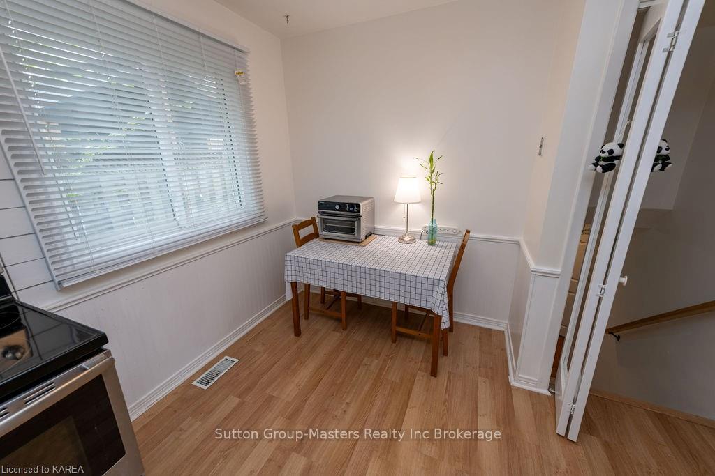 Photo 4 of 687 Harrow Place, Kingston, South of Taylor-Kidd Blvd — HOMEH