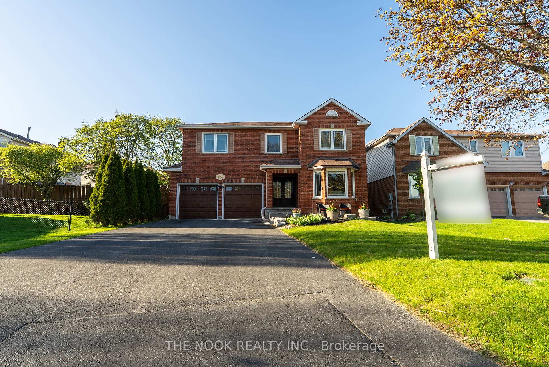 Photo 1 of 957 Sproule Crescent, Oshawa, Pinecrest — HOMEH
