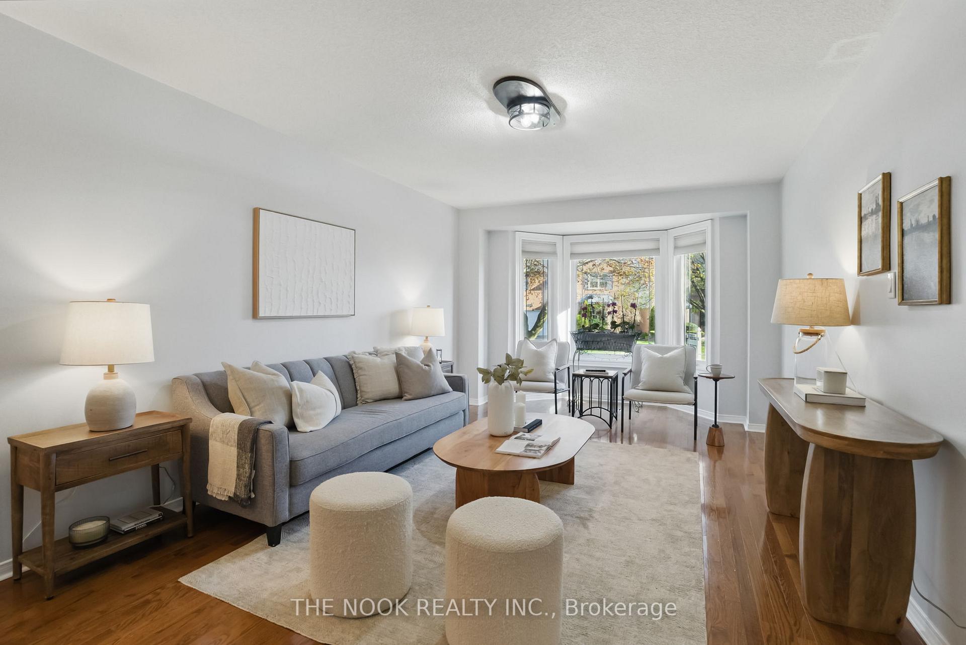Photo 6 of 957 Sproule Crescent, Oshawa, Pinecrest — HOMEH