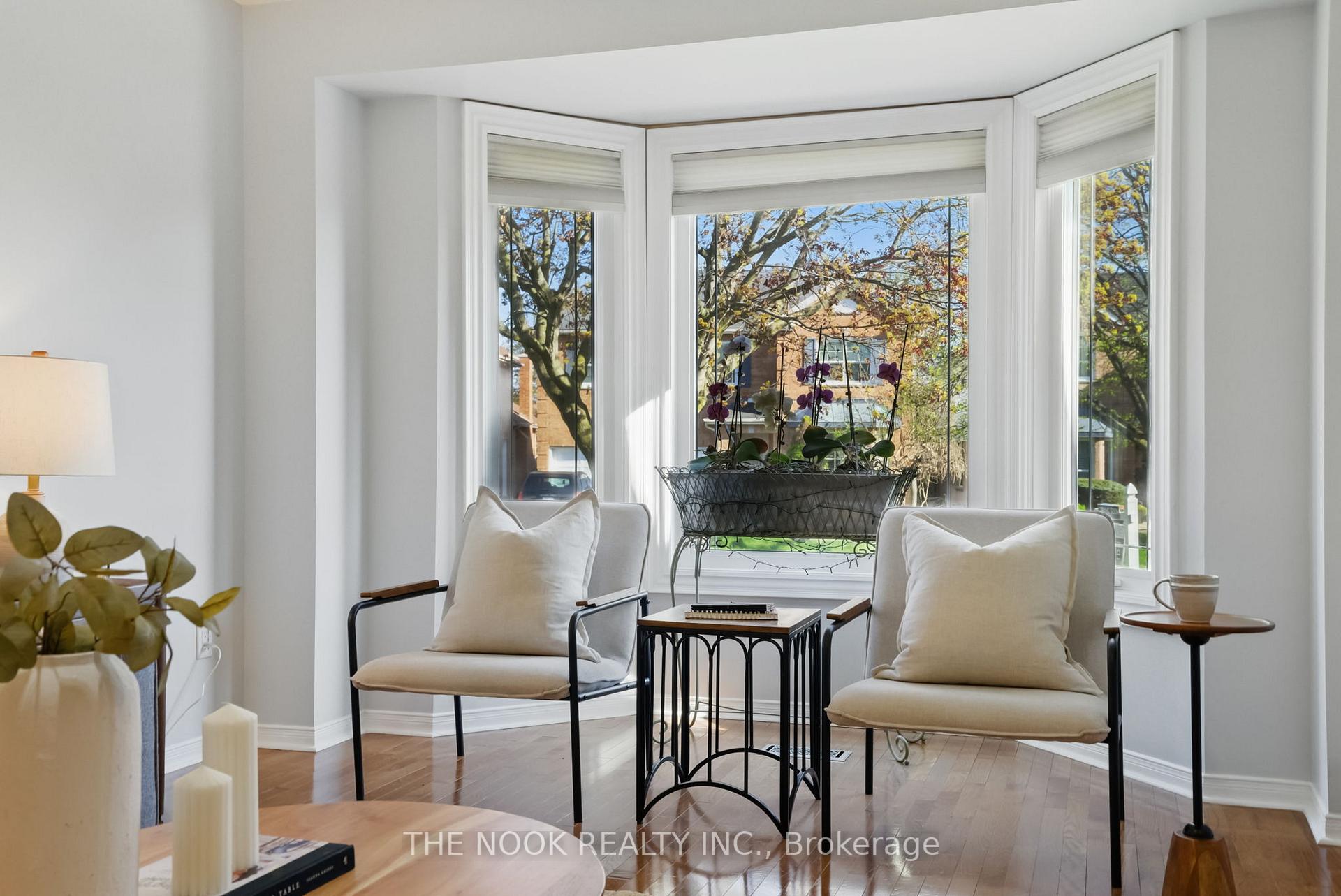 Photo 8 of 957 Sproule Crescent, Oshawa, Pinecrest — HOMEH