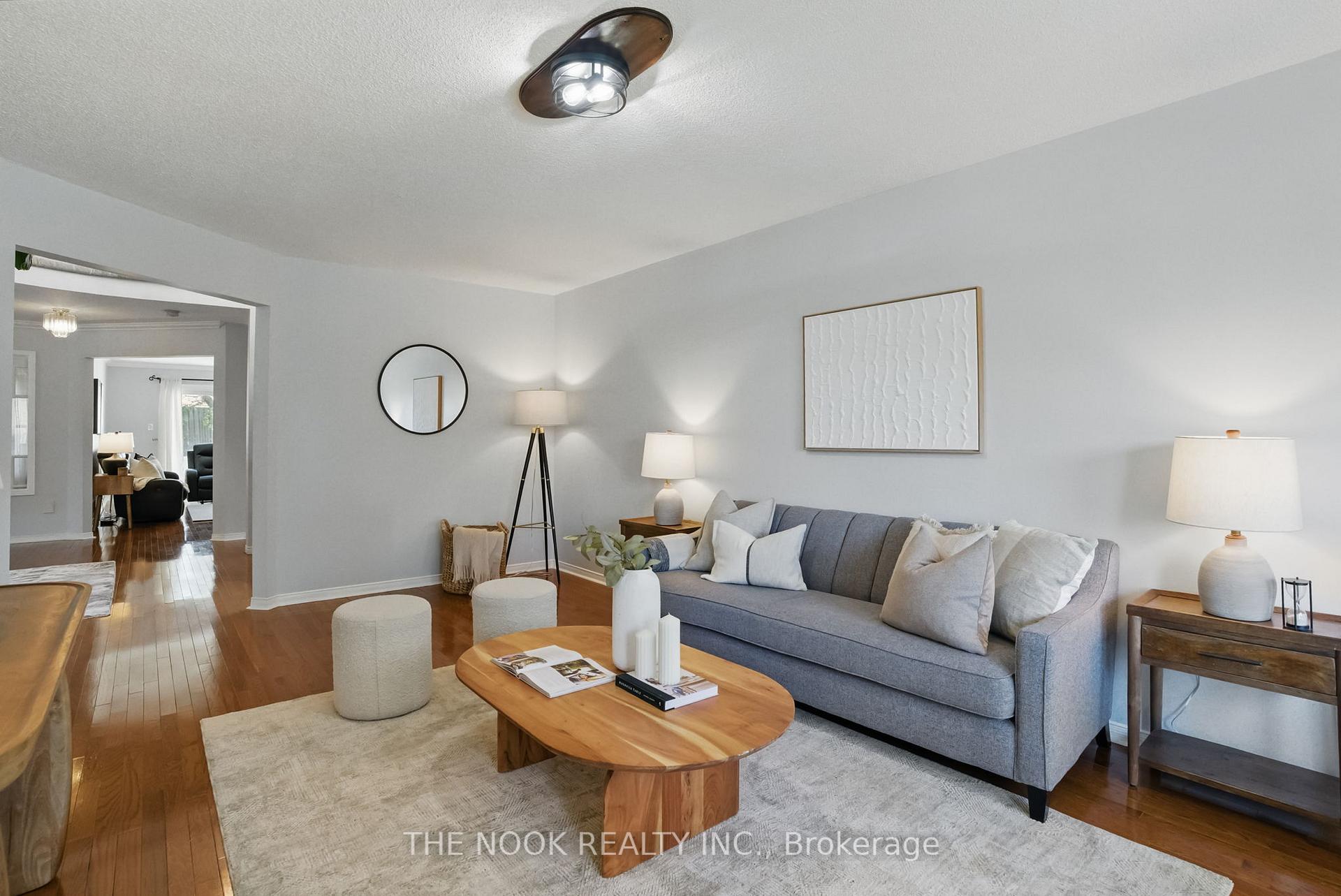 Photo 9 of 957 Sproule Crescent, Oshawa, Pinecrest — HOMEH