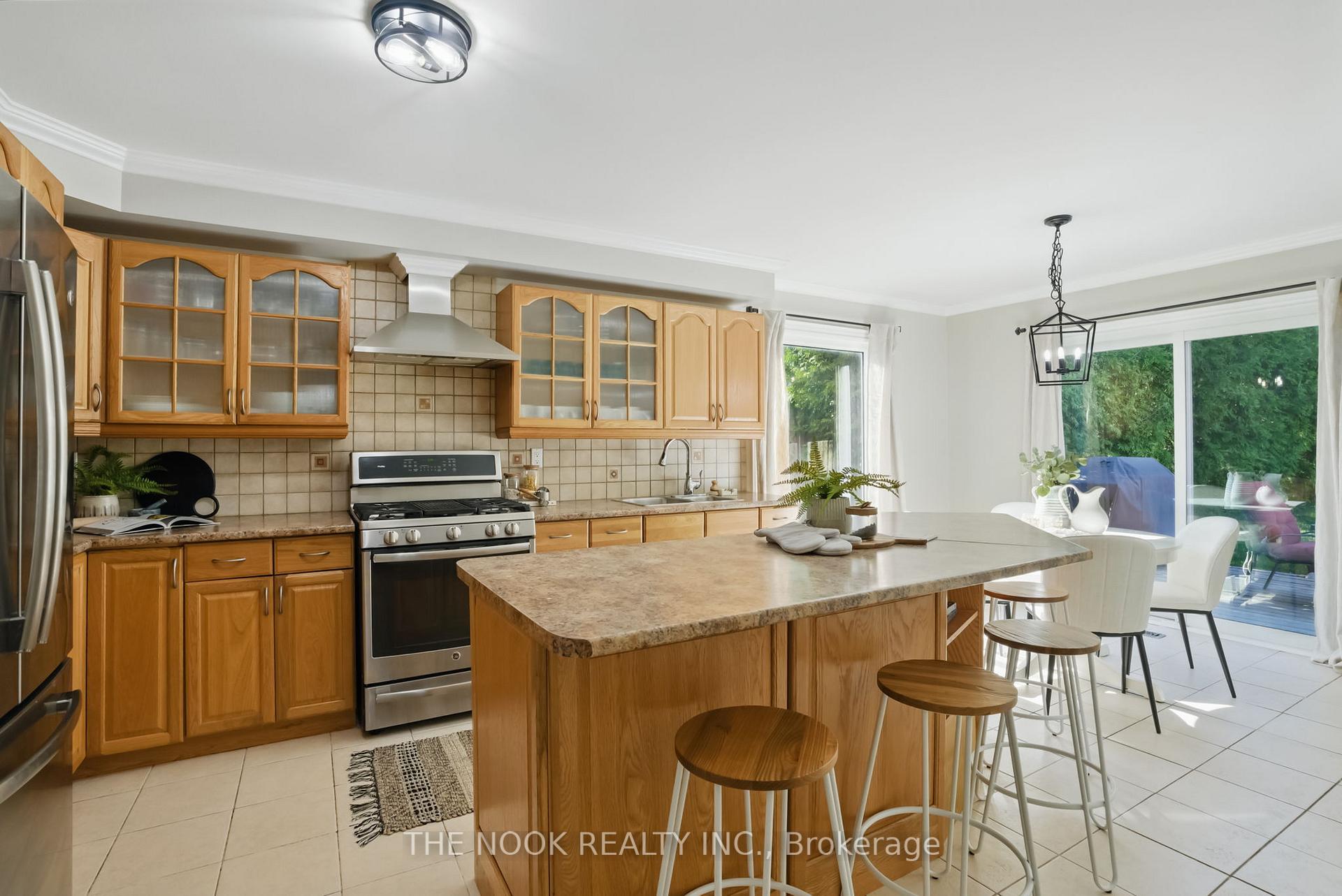 Photo 18 of 957 Sproule Crescent, Oshawa, Pinecrest — HOMEH