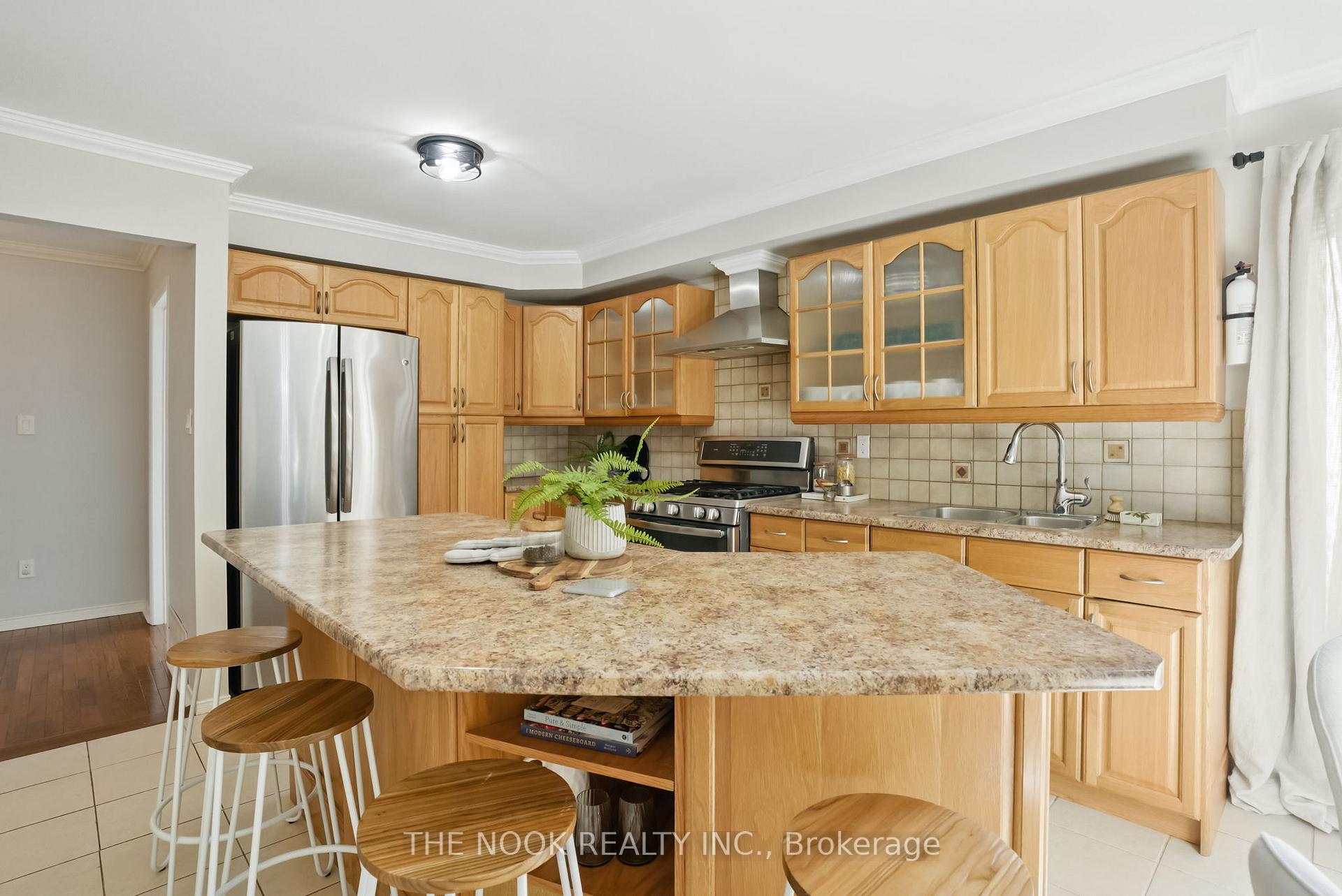 Photo 20 of 957 Sproule Crescent, Oshawa, Pinecrest — HOMEH