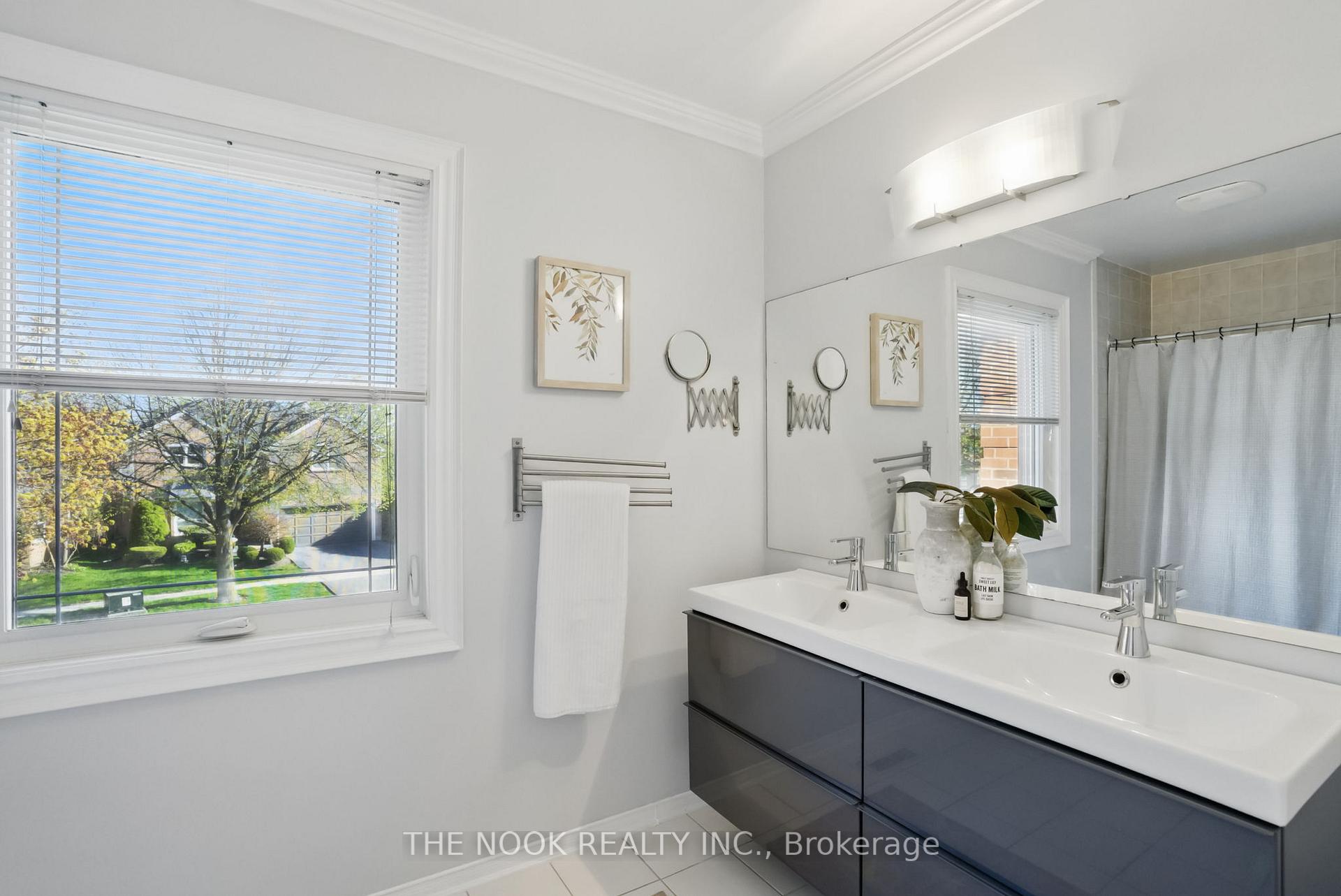 Photo 37 of 957 Sproule Crescent, Oshawa, Pinecrest — HOMEH