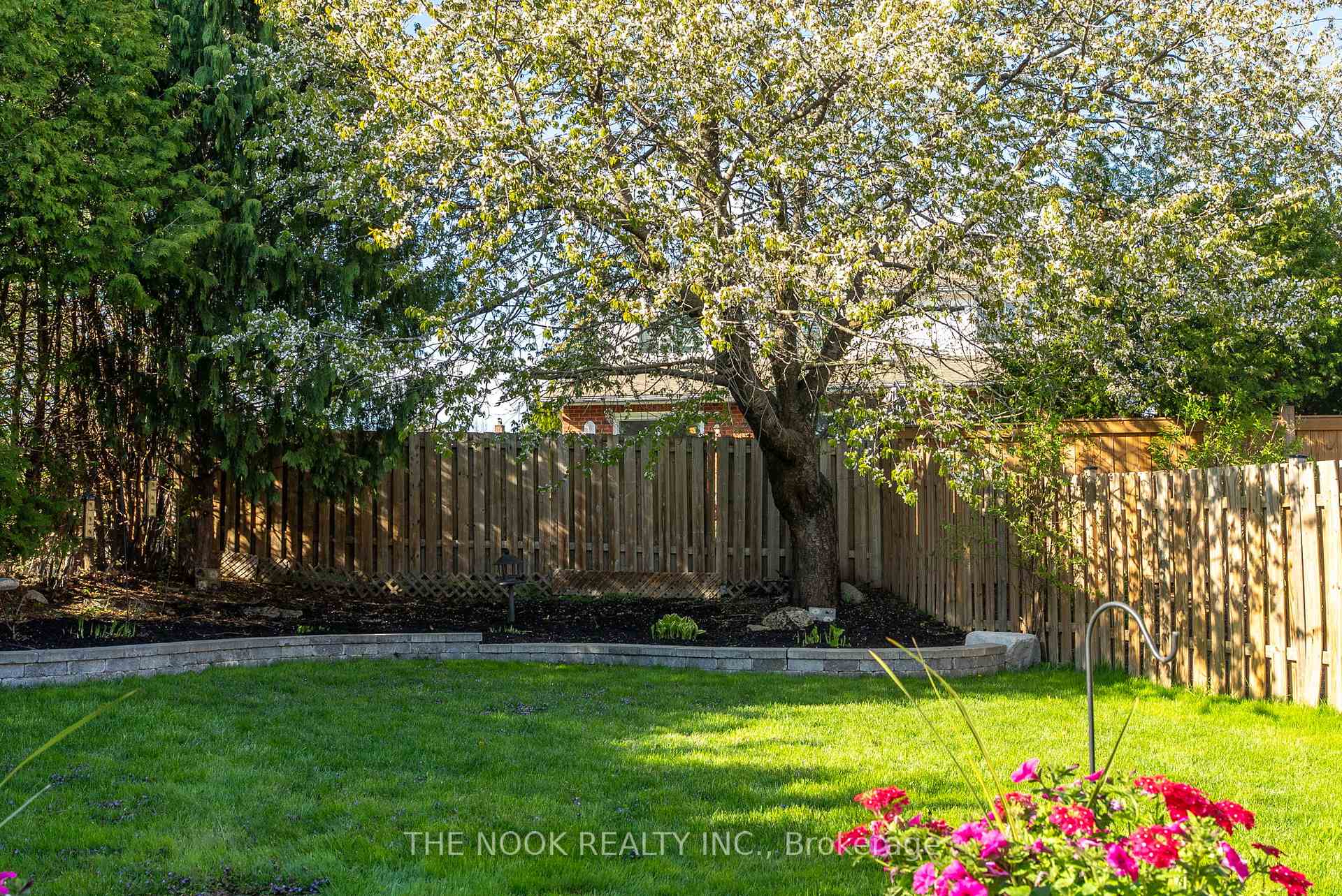 Photo 47 of 957 Sproule Crescent, Oshawa, Pinecrest — HOMEH