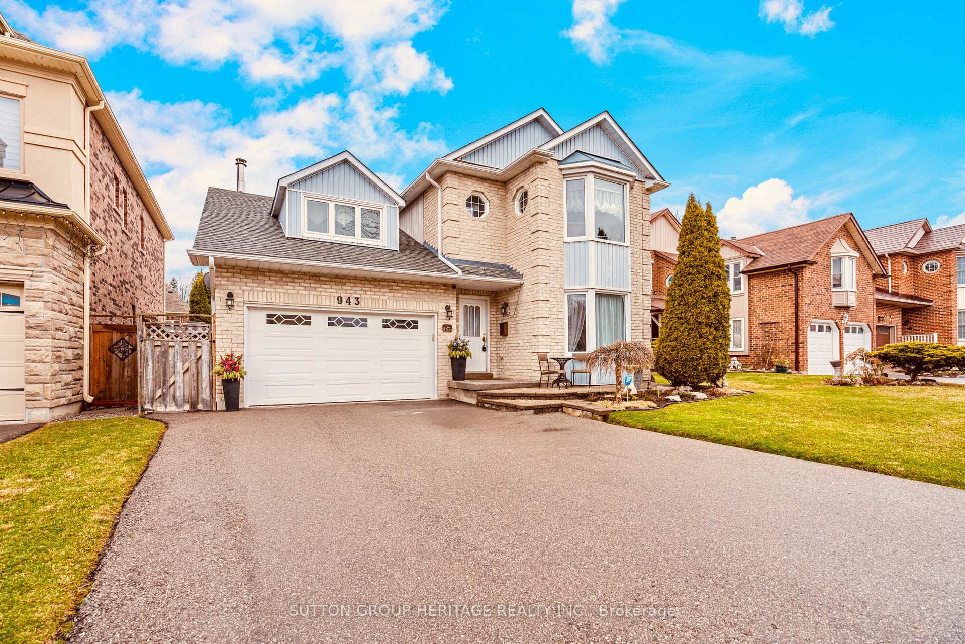 Photo 1 of 943 Gablehurst Crescent, Pickering, Liverpool — HOMEH