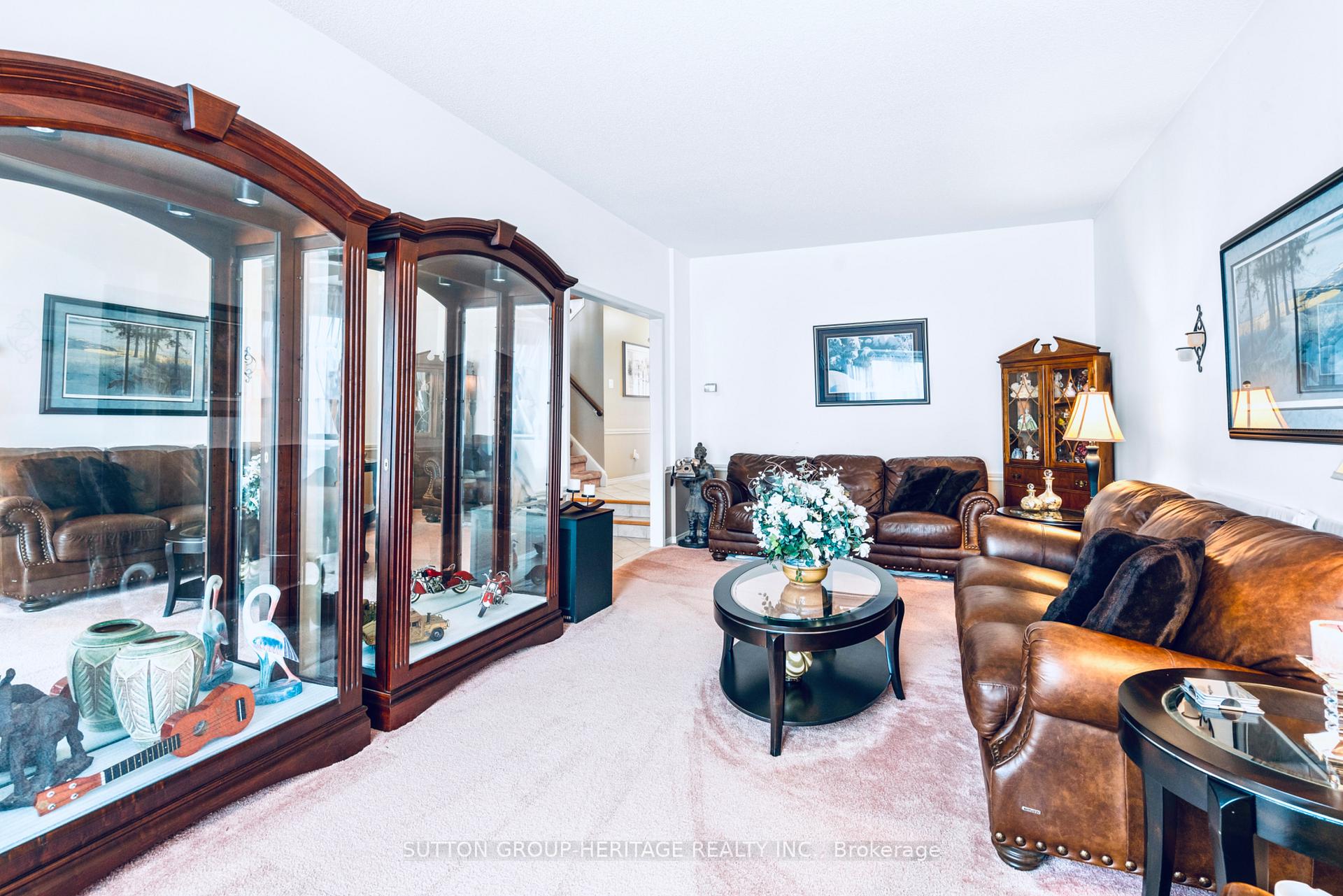 Photo 5 of 943 Gablehurst Crescent, Pickering, Liverpool — HOMEH