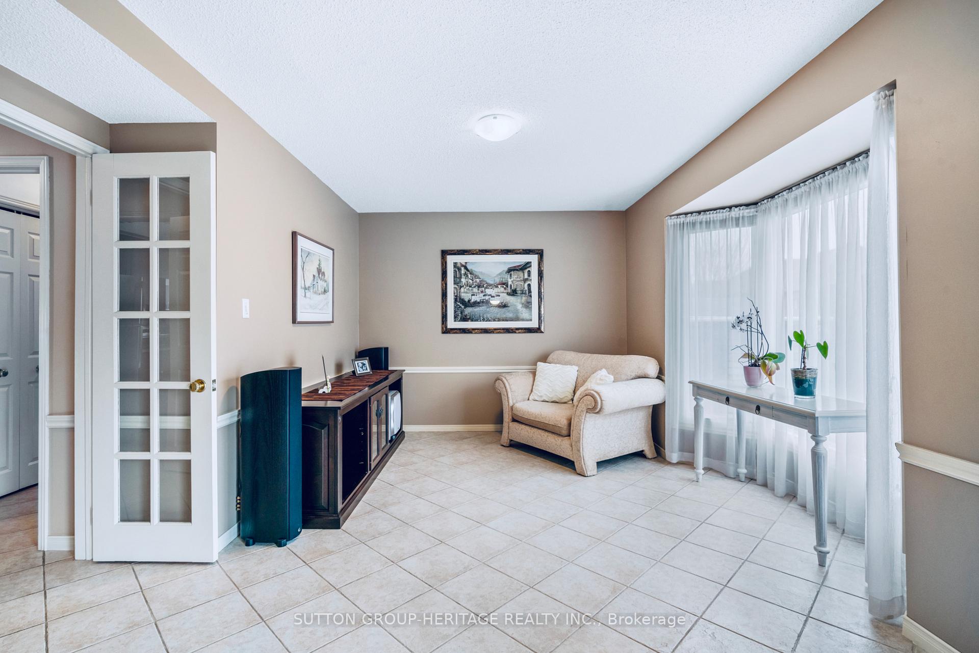 Photo 9 of 943 Gablehurst Crescent, Pickering, Liverpool — HOMEH
