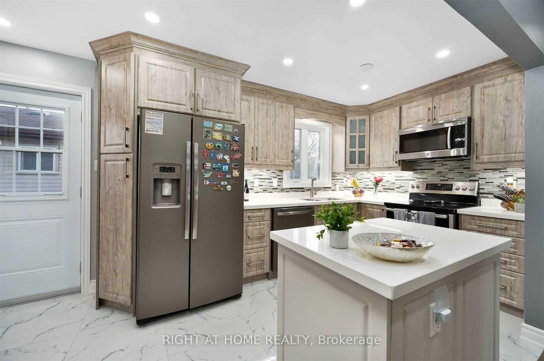 Photo 9 of Unit Unit A, 219 Limerick Street, Oshawa, Vanier — HOMEH