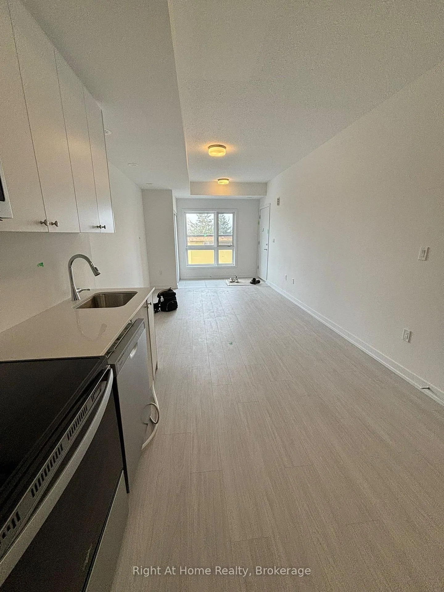Photo 4 of Unit R31, 25 Palace Street, Kitchener — HOMEH