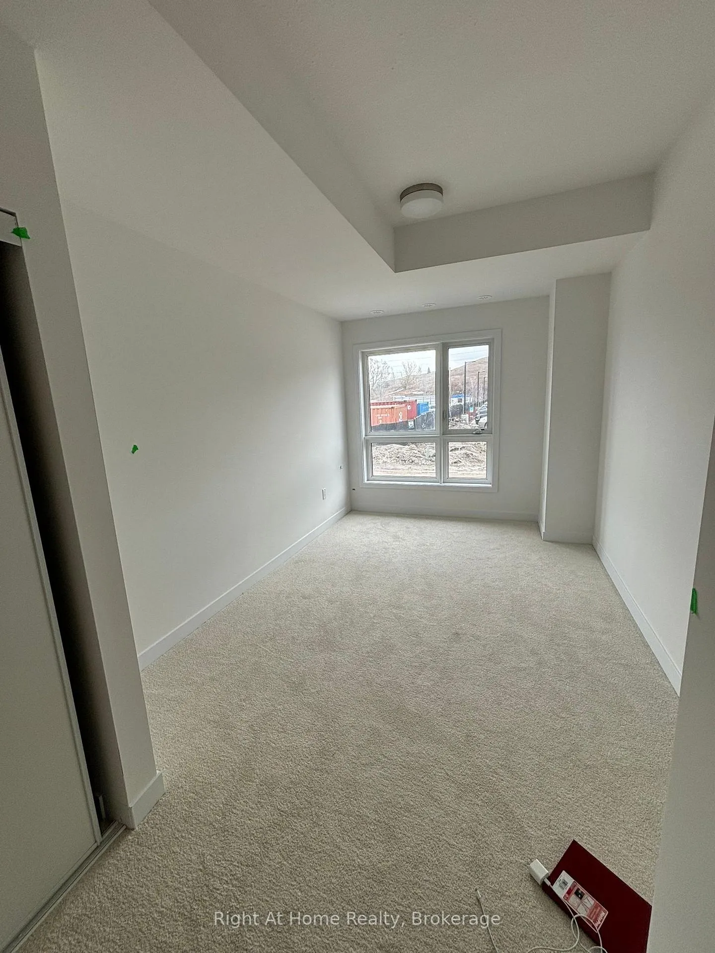 Photo 9 of Unit R31, 25 Palace Street, Kitchener — HOMEH