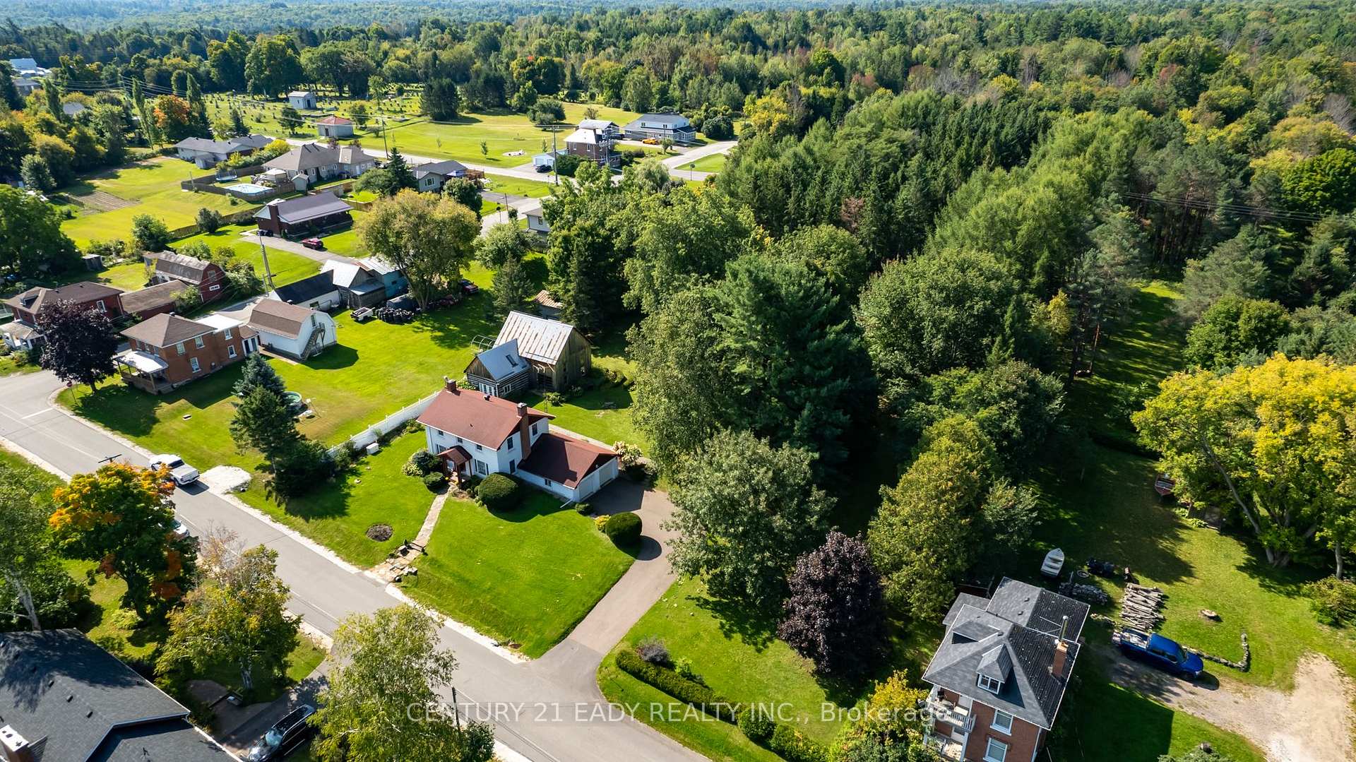 Photo 16 of 6 Nadobny Lane, Renfrew — HOMEH