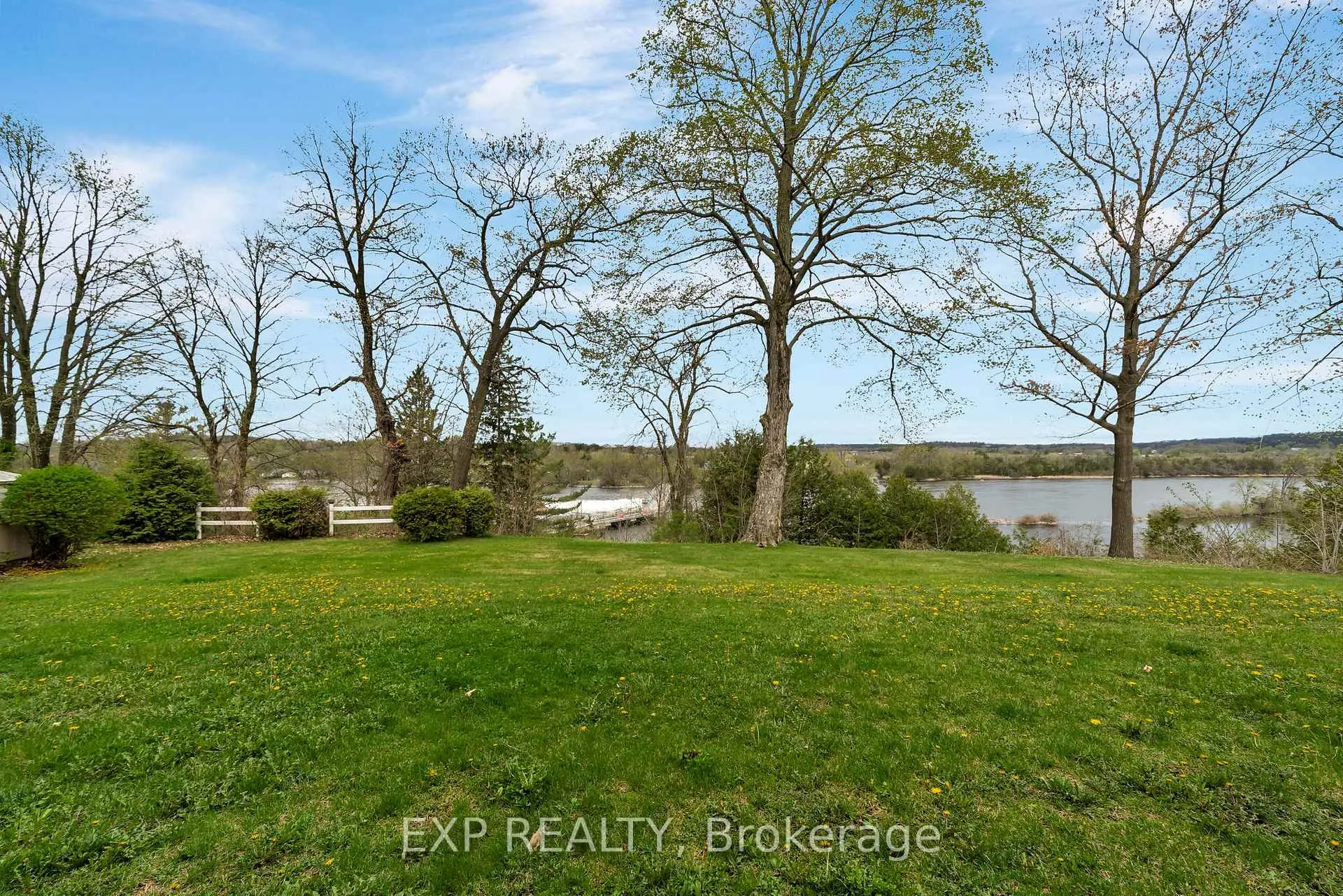 Photo 43 of 127 River Drive, Quinte West, Frankford Ward — HOMEH