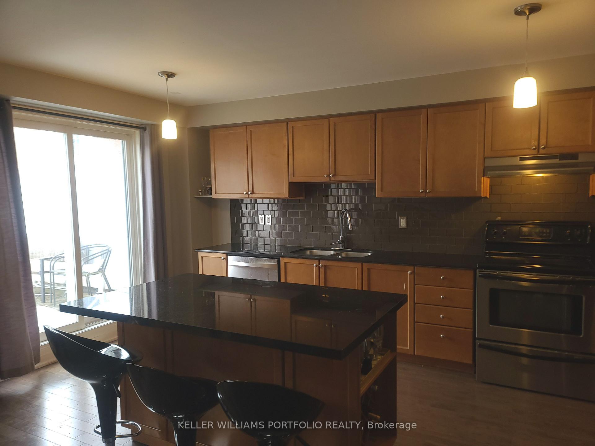 Photo 3 of Unit 22, 1790 Finch Avenue, Pickering, Liverpool — HOMEH