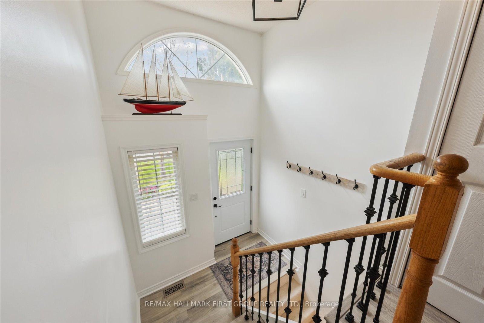 Photo 3 of 1647 Autumn Crescent E, Pickering, Amberlea — HOMEH