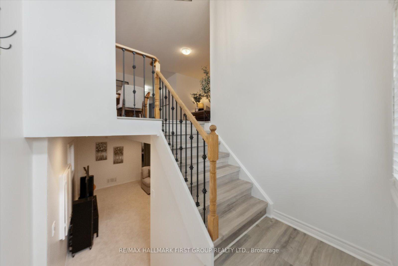 Photo 4 of 1647 Autumn Crescent E, Pickering, Amberlea — HOMEH
