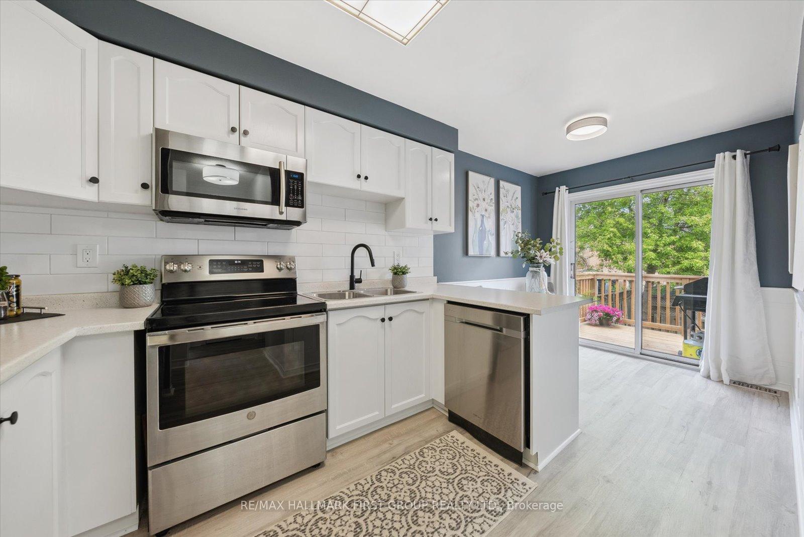 Photo 7 of 1647 Autumn Crescent E, Pickering, Amberlea — HOMEH