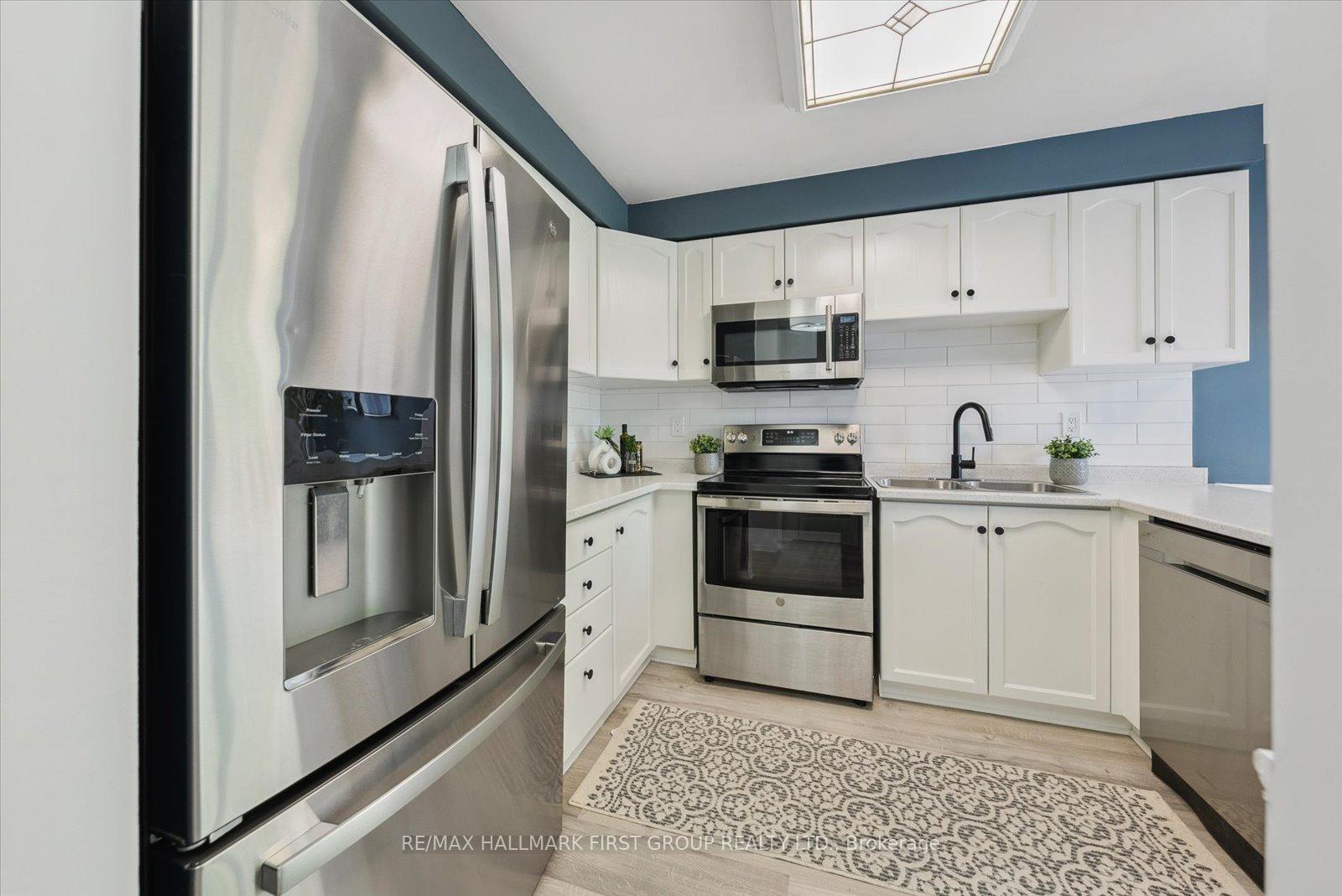 Photo 9 of 1647 Autumn Crescent E, Pickering, Amberlea — HOMEH