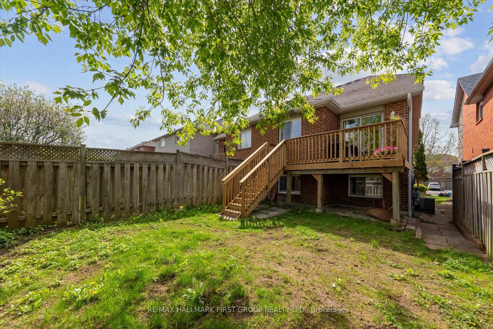 Photo 25 of 1647 Autumn Crescent E, Pickering, Amberlea — HOMEH
