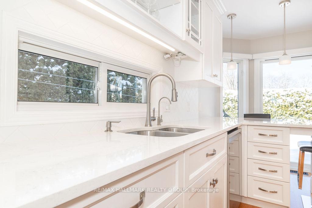 Photo 14 of 230 Vanier Crescent, Renfrew — HOMEH