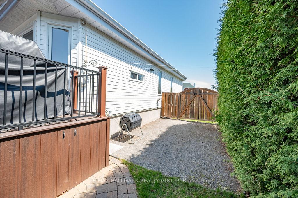 Photo 33 of 230 Vanier Crescent, Renfrew — HOMEH