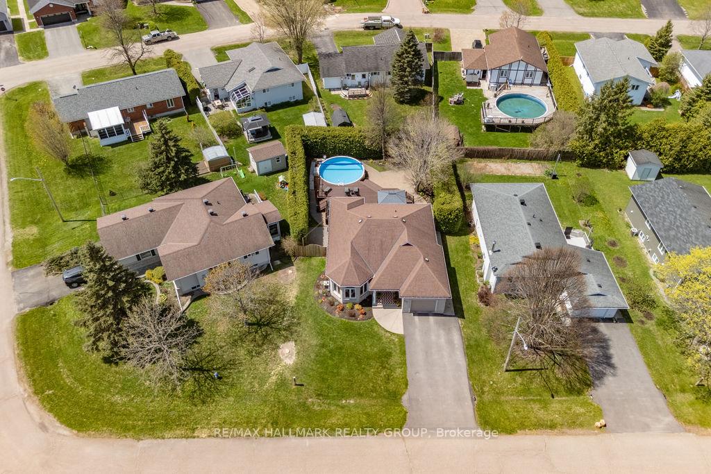 Photo 40 of 230 Vanier Crescent, Renfrew — HOMEH