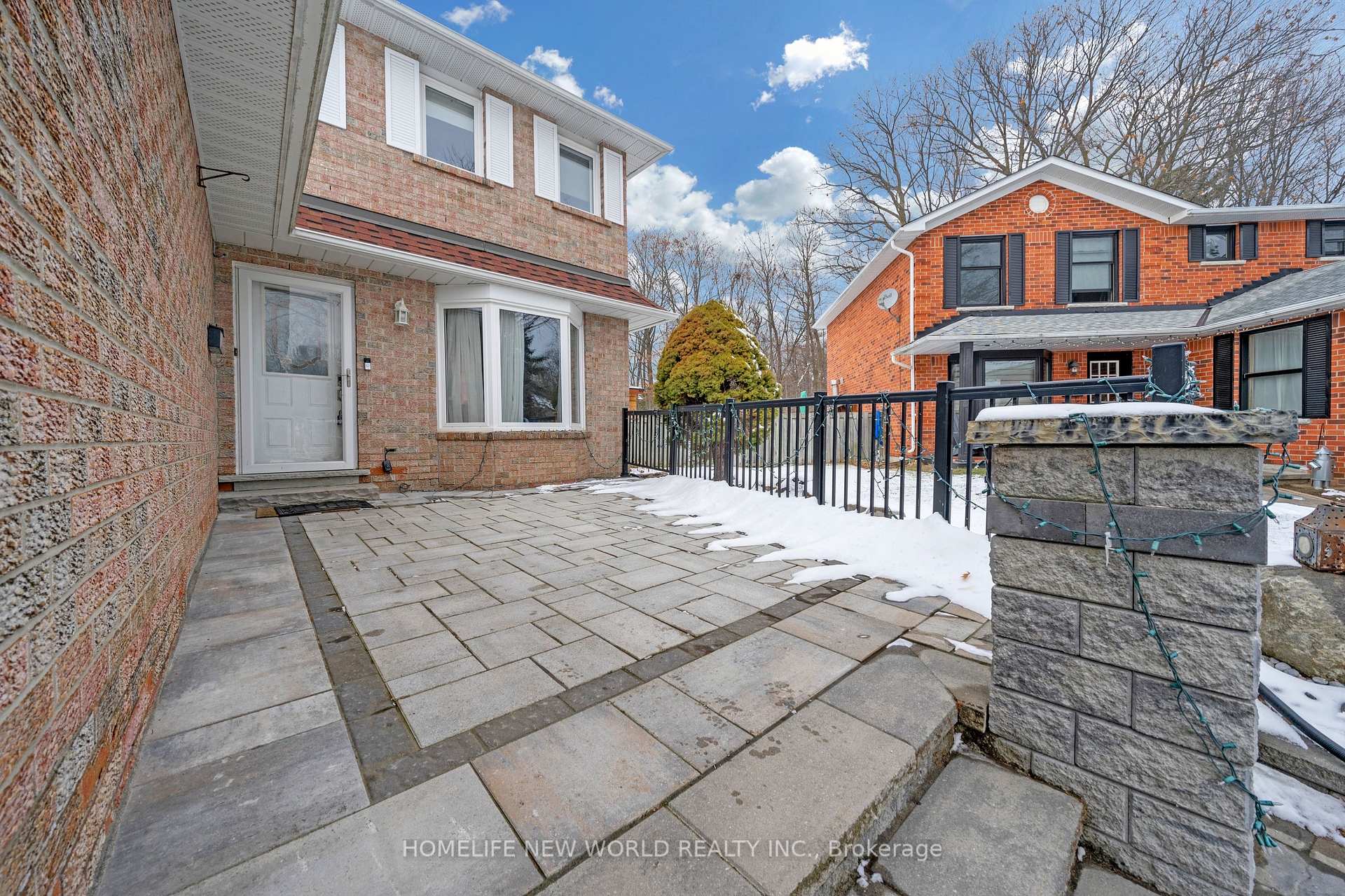 Photo 2 of 2024 Cedarwood Court, Pickering, Liverpool — HOMEH