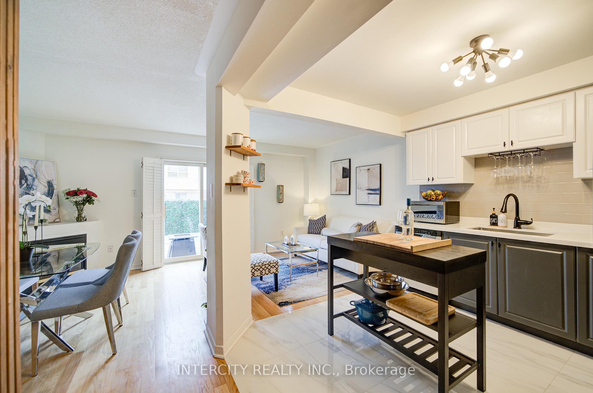 Photo 4 of 372 Sparrow Circle, Pickering, Highbush — HOMEH