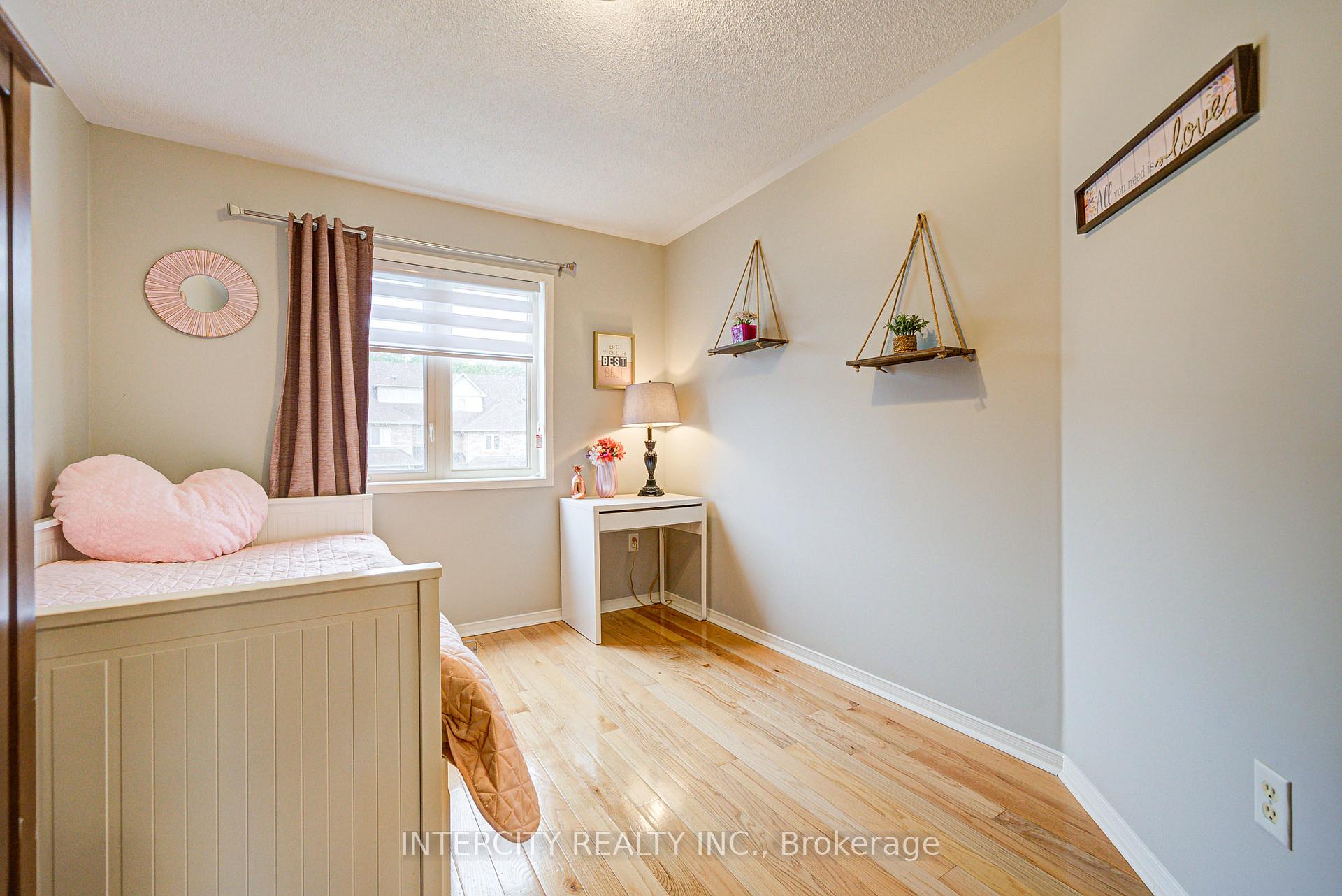 Photo 15 of 372 Sparrow Circle, Pickering, Highbush — HOMEH