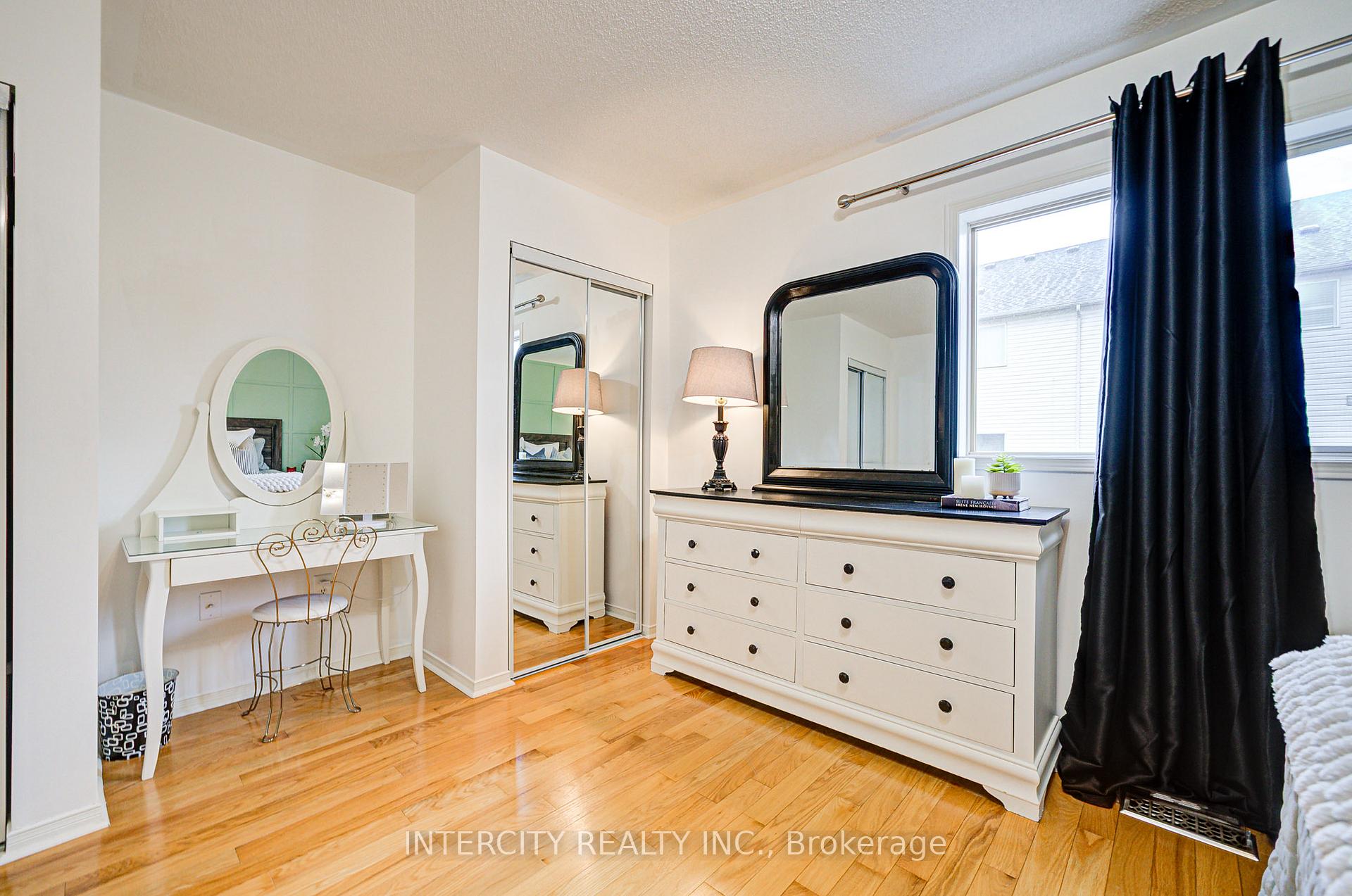 Photo 24 of 372 Sparrow Circle, Pickering, Highbush — HOMEH