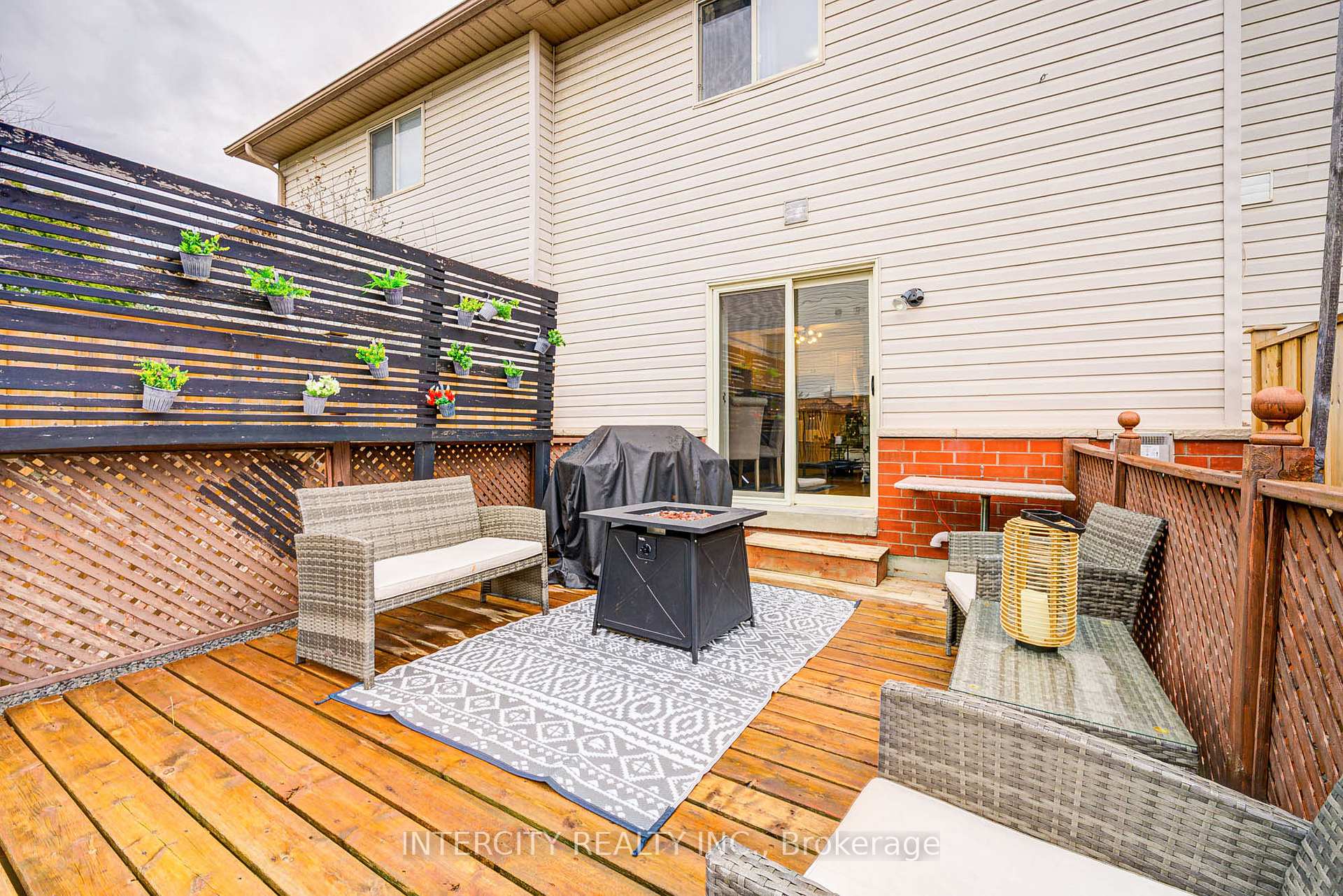 Photo 37 of 372 Sparrow Circle, Pickering, Highbush — HOMEH