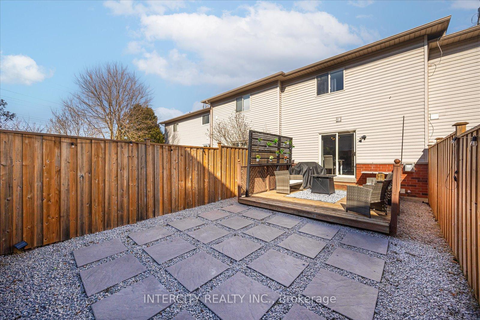 Photo 39 of 372 Sparrow Circle, Pickering, Highbush — HOMEH