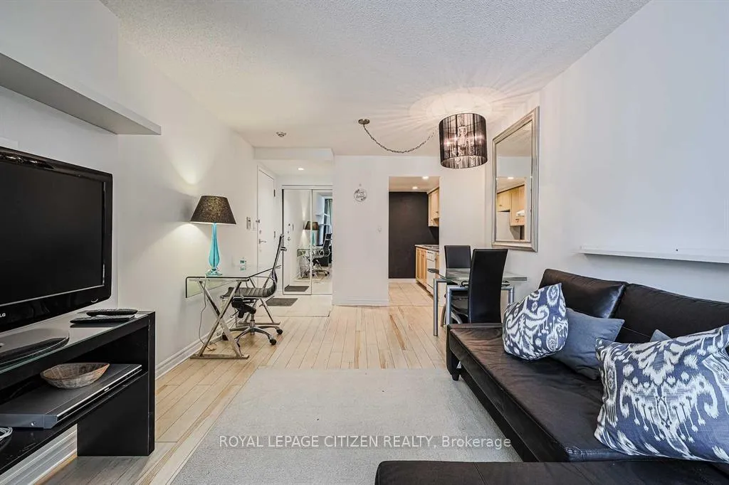 Photo 7 of Unit 501, 168 Simcoe Street, Toronto, Waterfront Communities — HOMEH