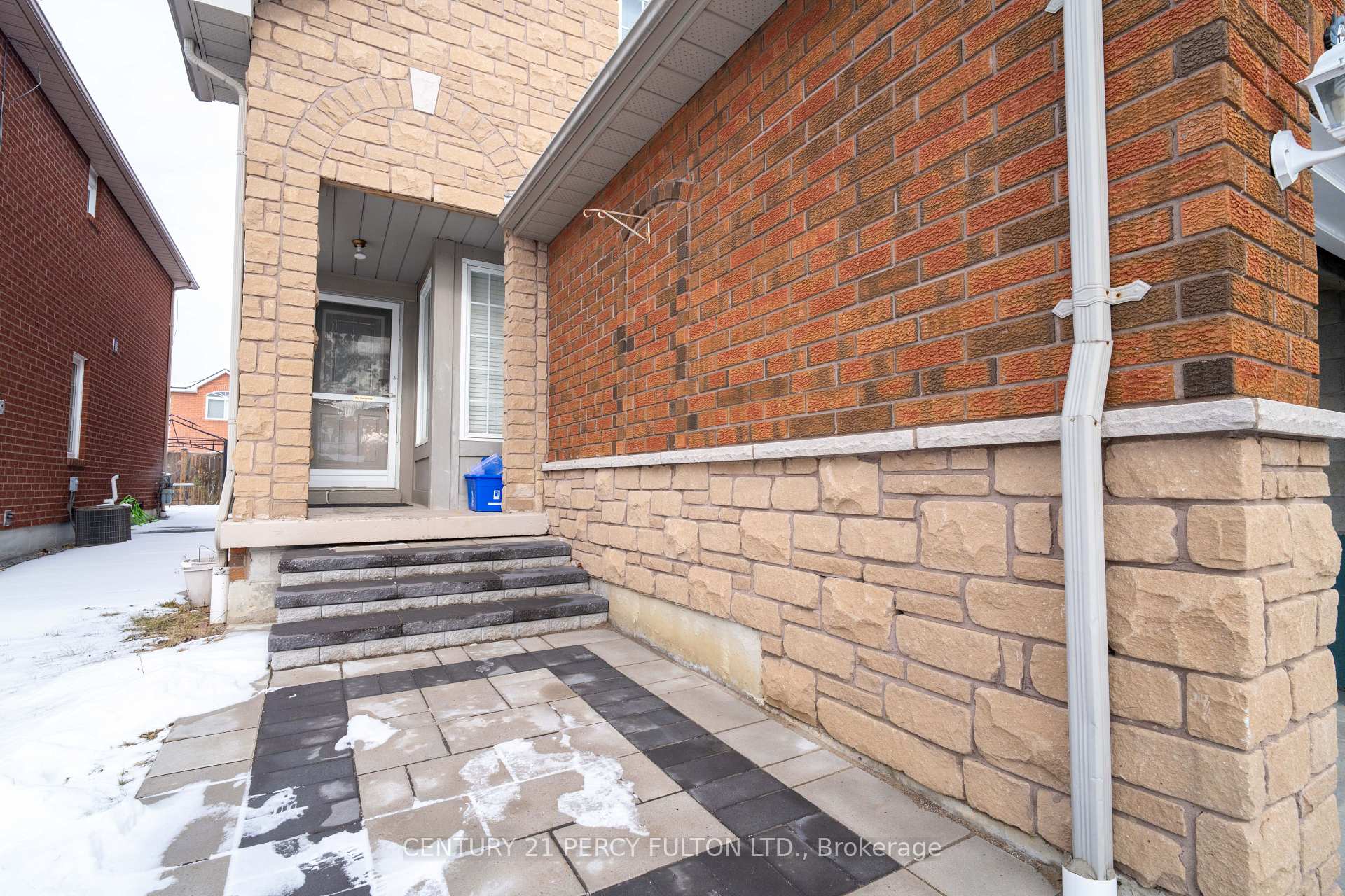 Photo 2 of 1631 Autumn Crescent, Pickering, Amberlea — HOMEH