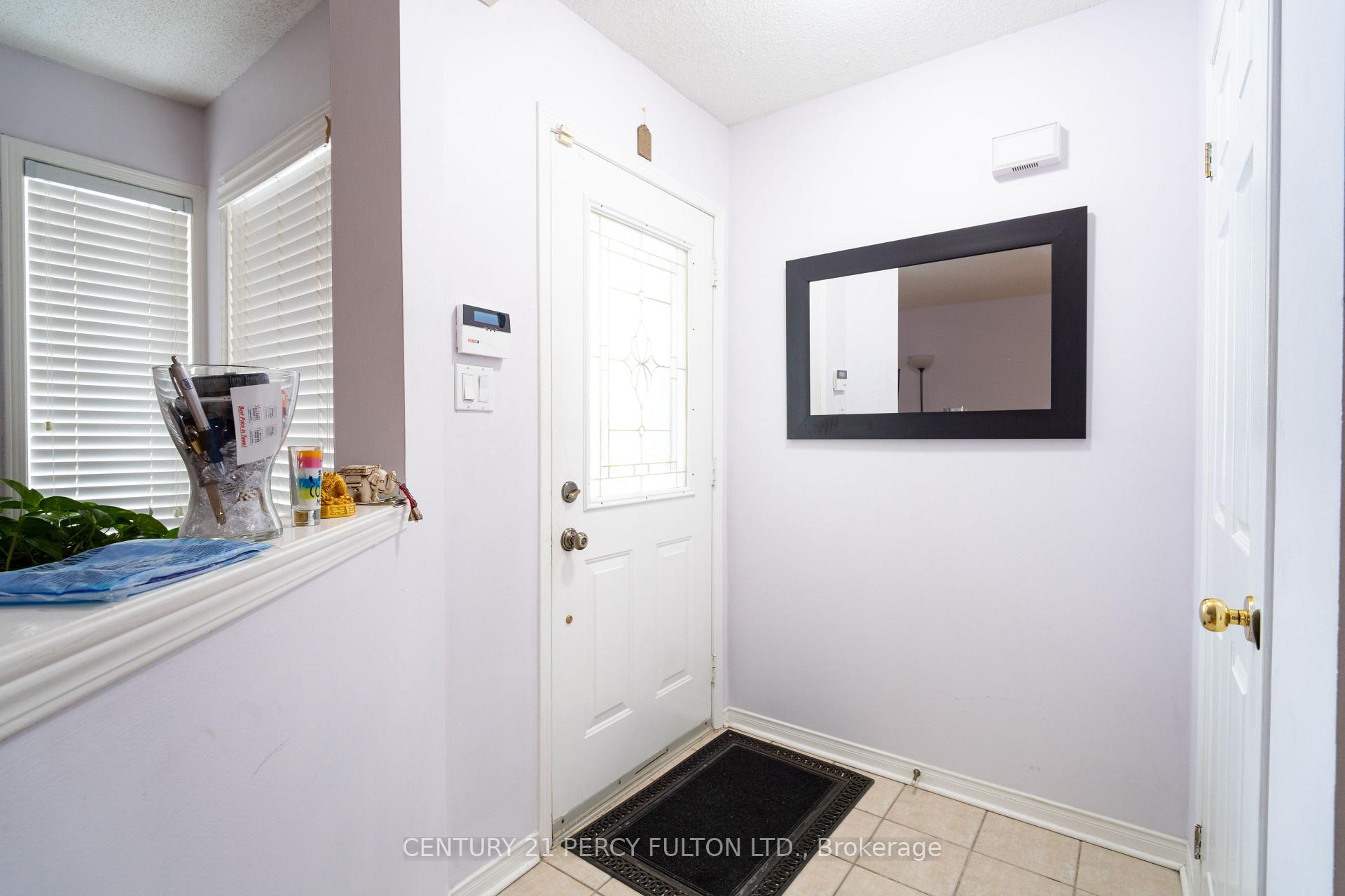 Photo 4 of 1631 Autumn Crescent, Pickering, Amberlea — HOMEH