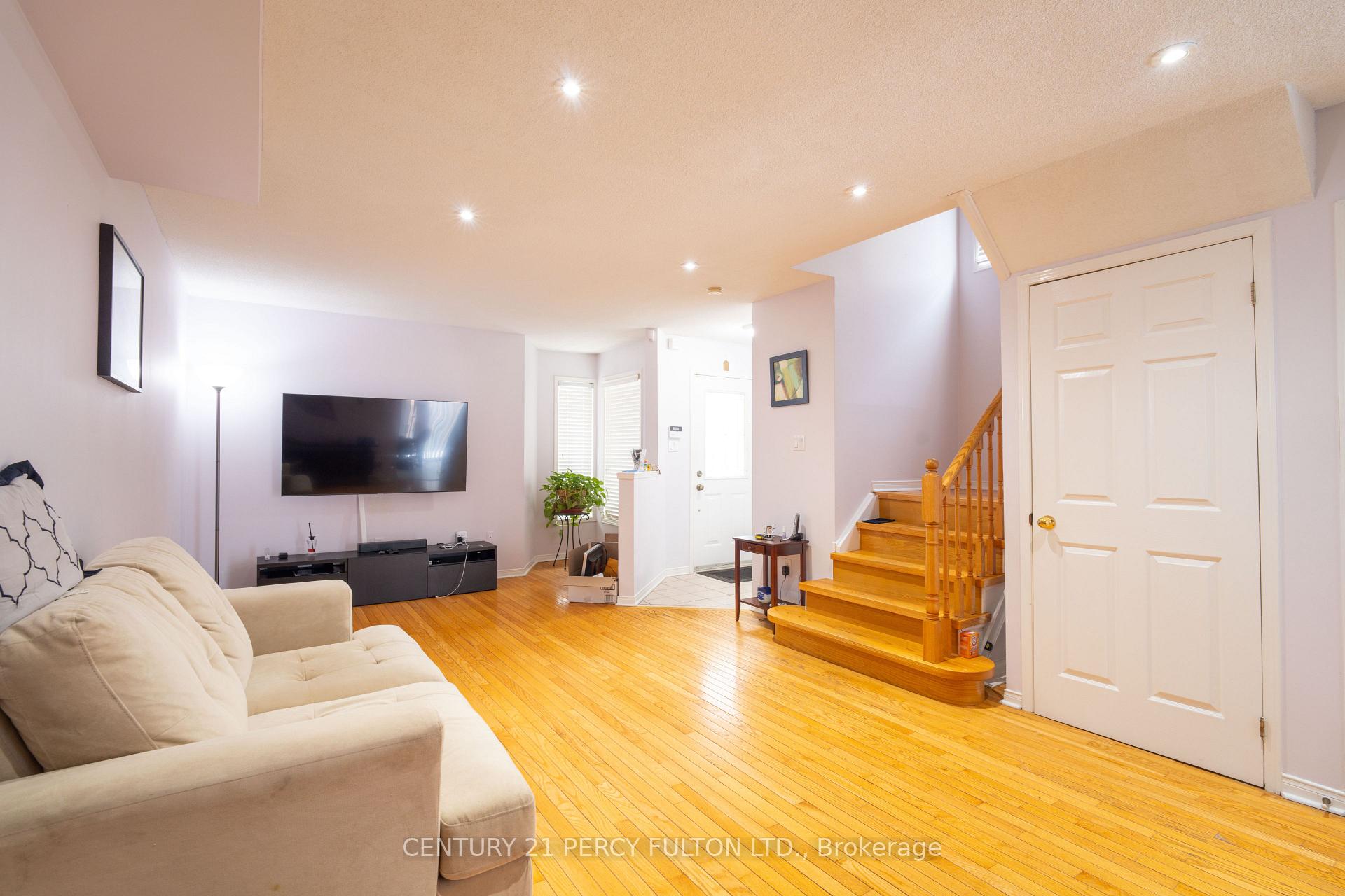 Photo 6 of 1631 Autumn Crescent, Pickering, Amberlea — HOMEH