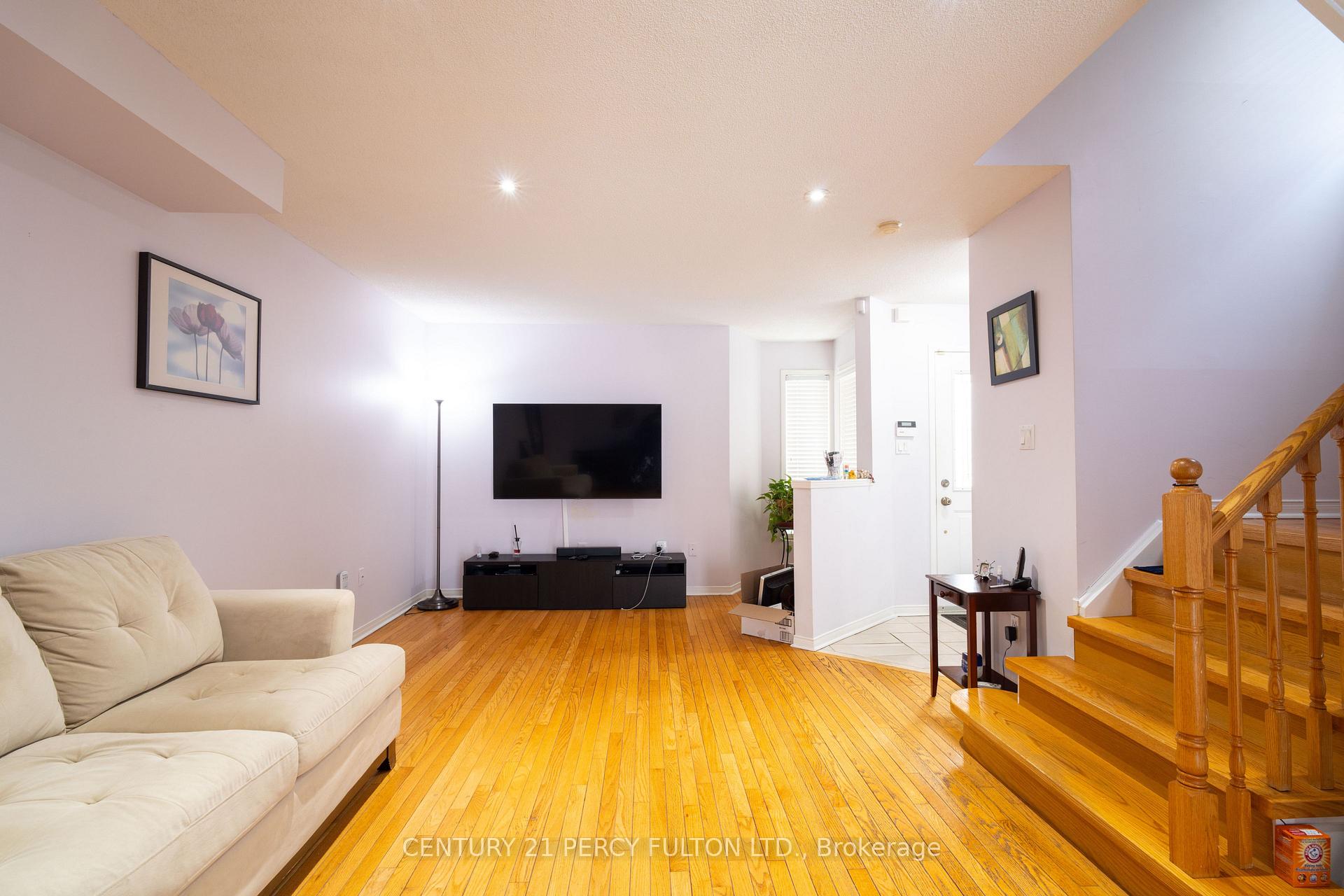 Photo 7 of 1631 Autumn Crescent, Pickering, Amberlea — HOMEH