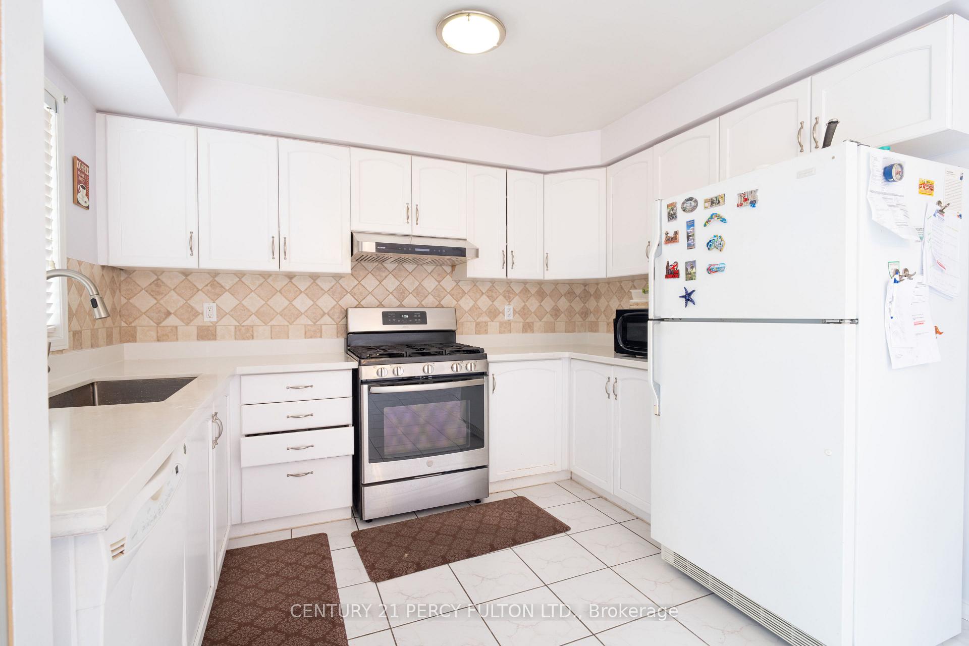 Photo 10 of 1631 Autumn Crescent, Pickering, Amberlea — HOMEH