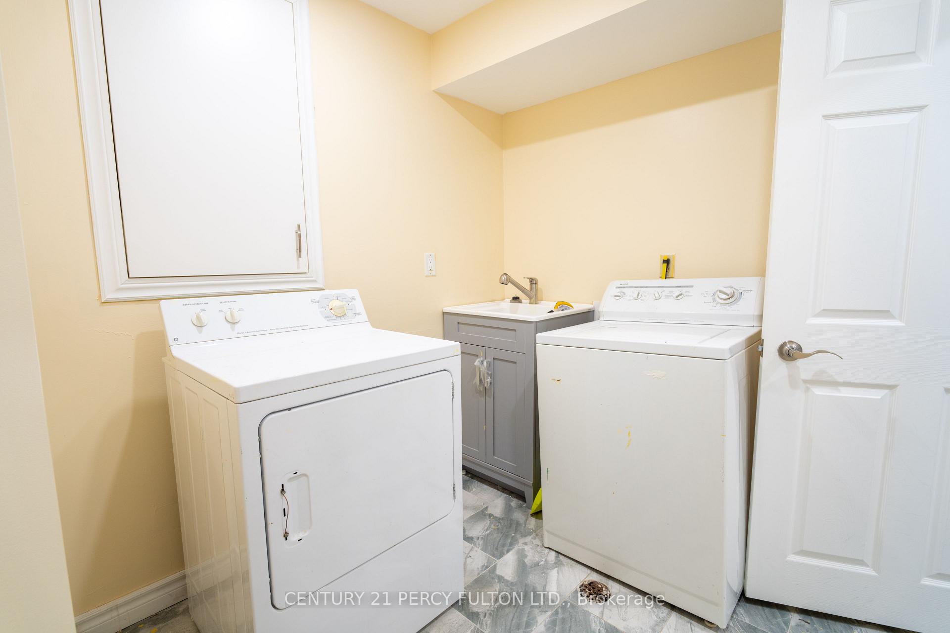 Photo 35 of 1631 Autumn Crescent, Pickering, Amberlea — HOMEH