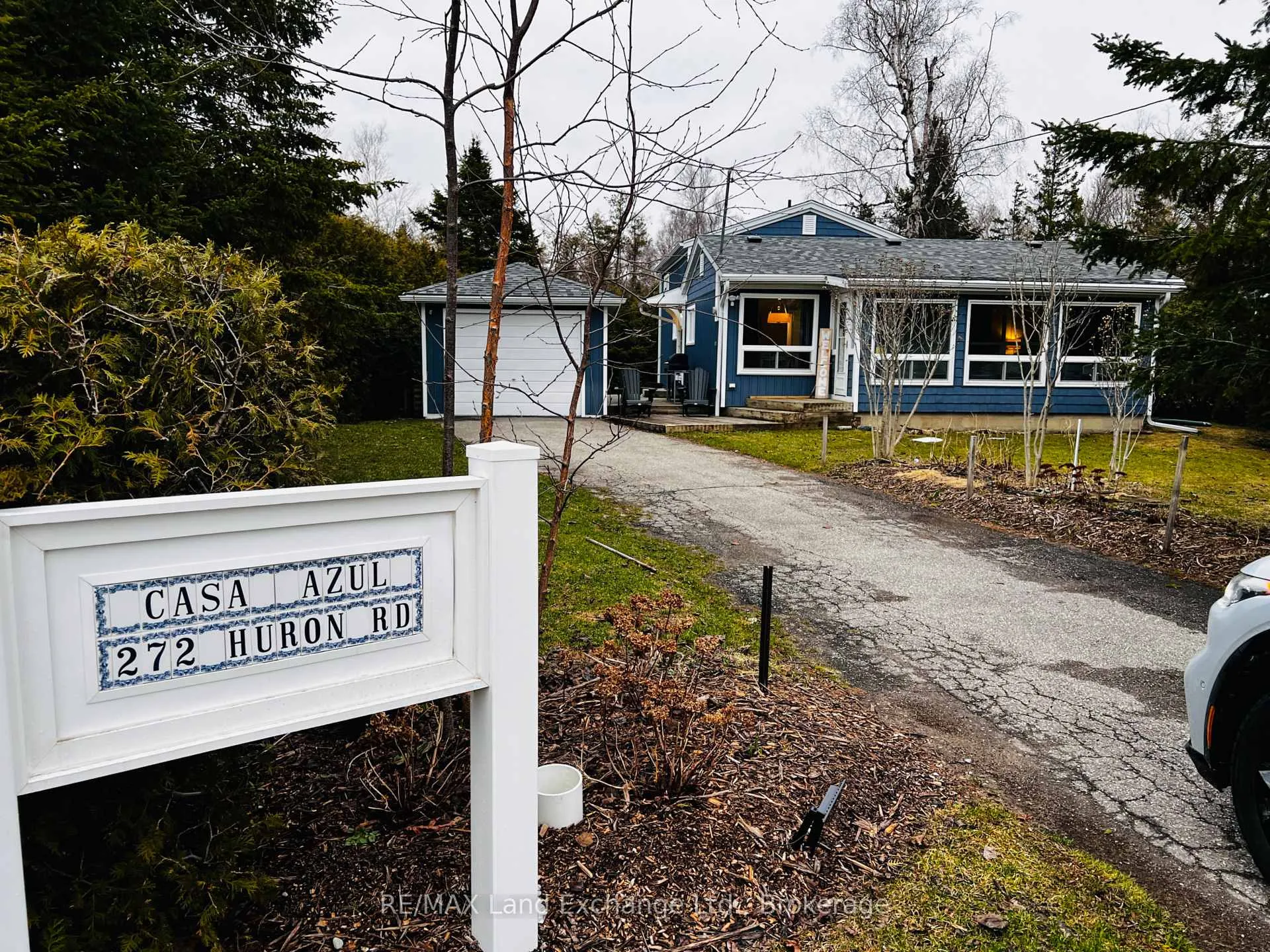 Photo 2 of 272 Huron Road, Huron-Kinloss — HOMEH