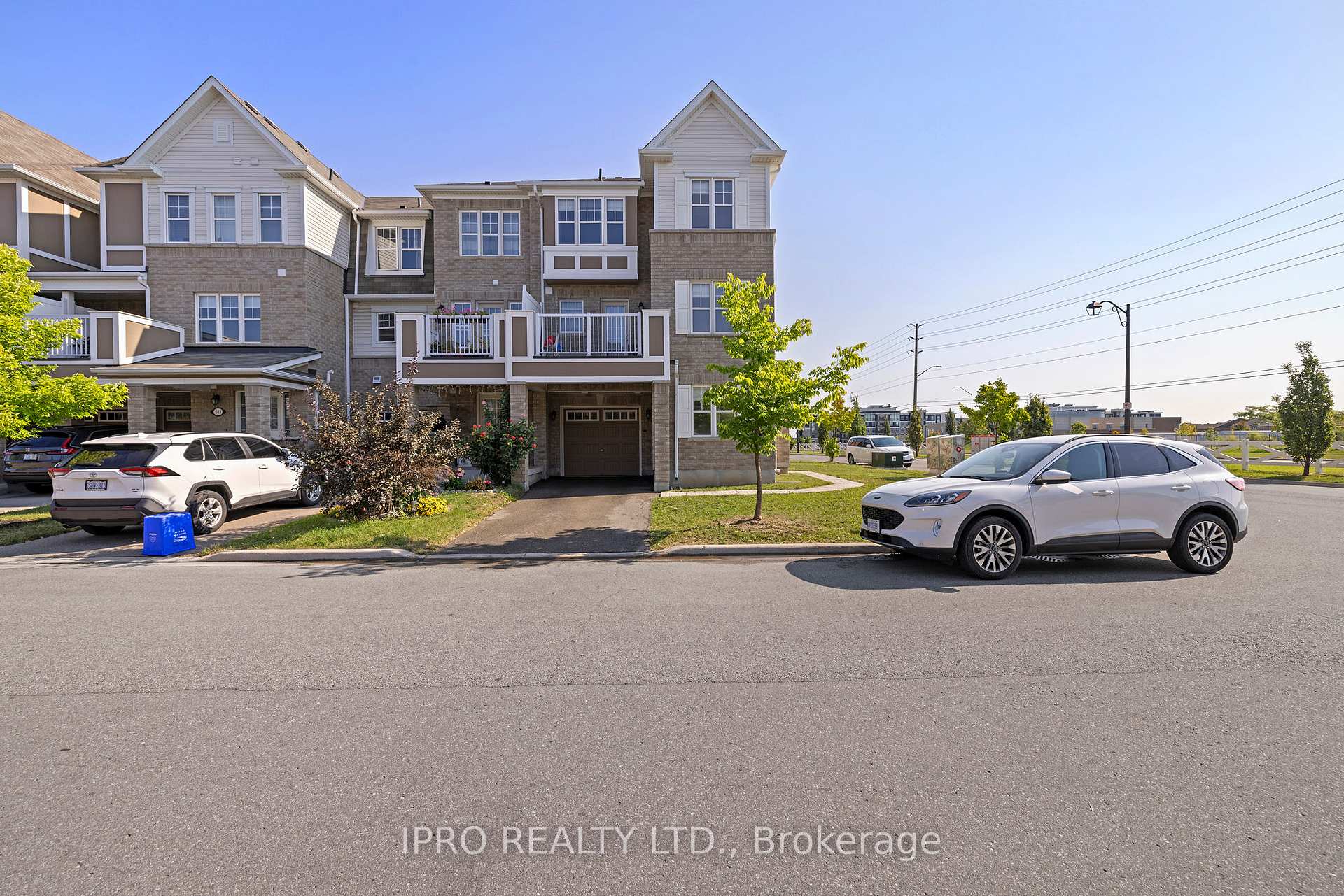 Front of 585 Laking Terrace