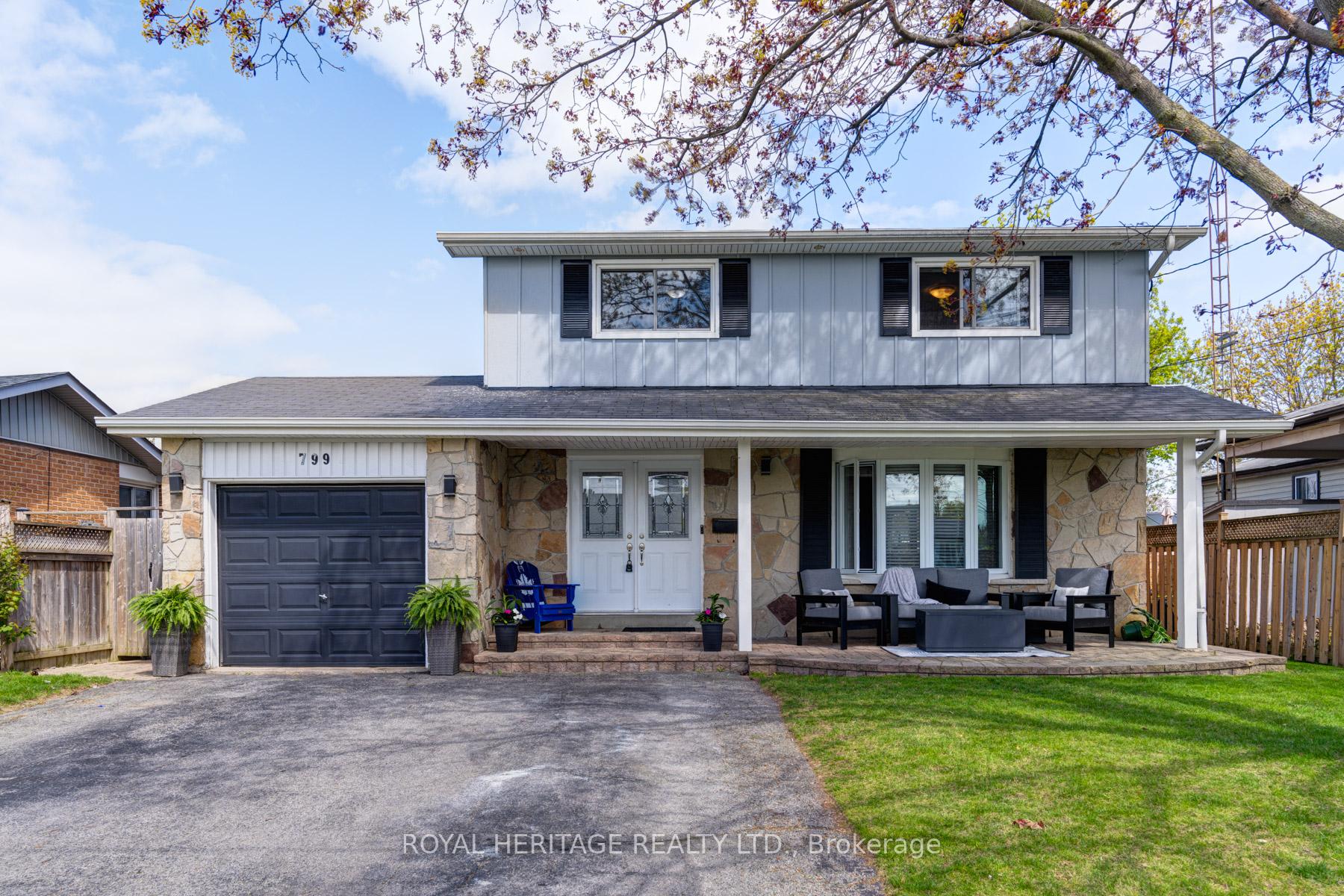 Front of 799 Oliva Street