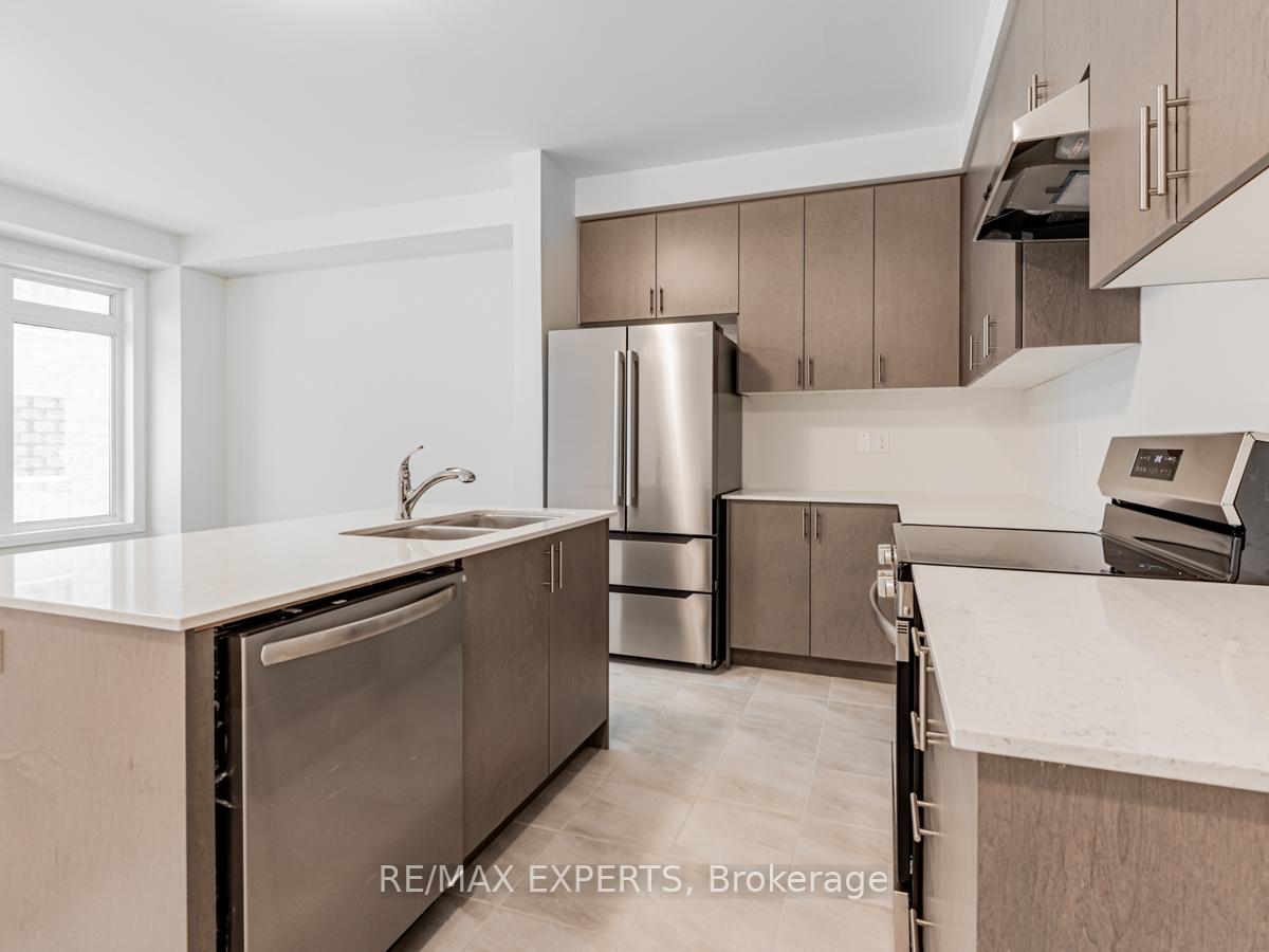 Photo 7 of 2936 Nakina Street, Pickering, Rural Pickering — HOMEH