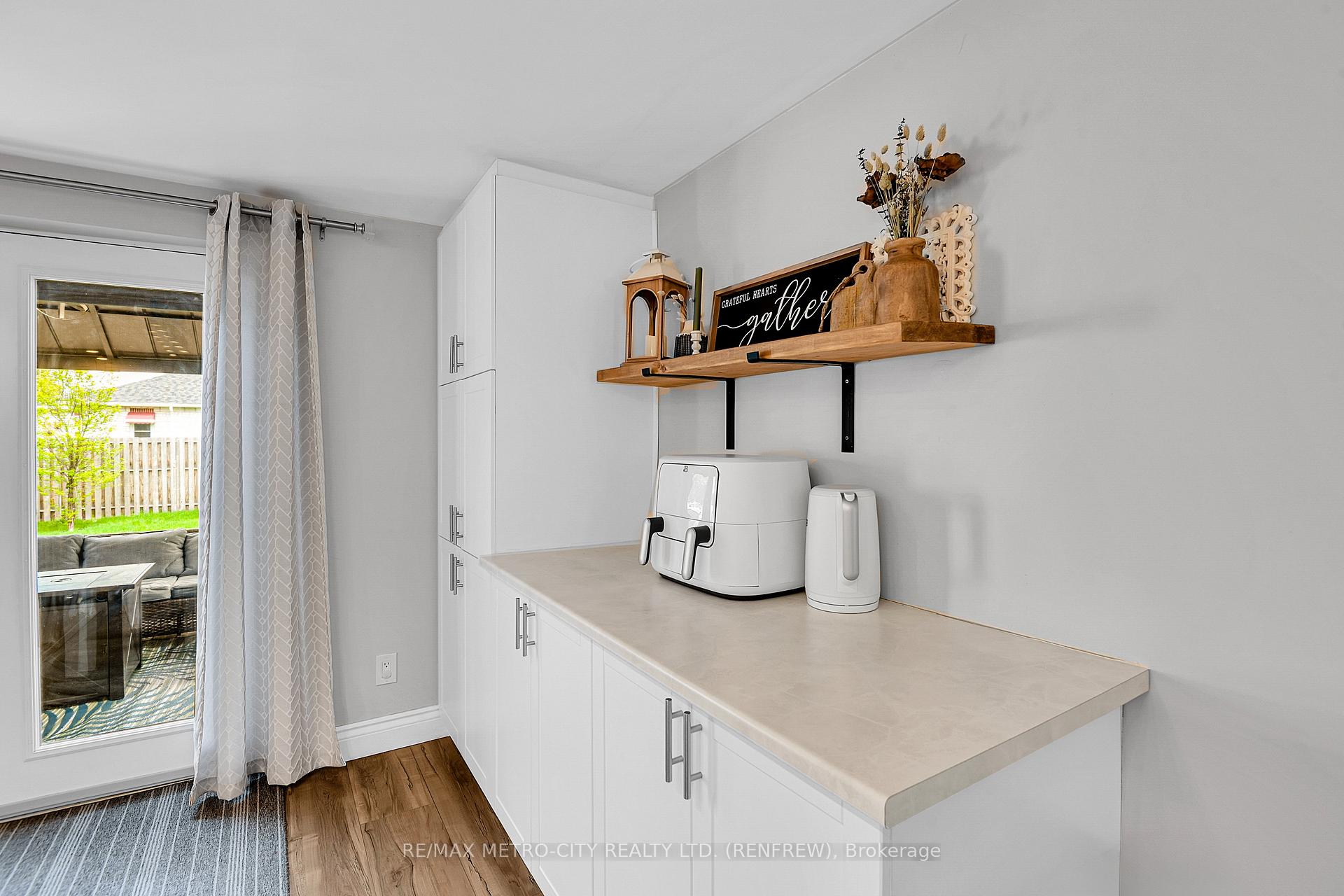 Photo 7 of 228 Arnprior Avenue, Renfrew — HOMEH