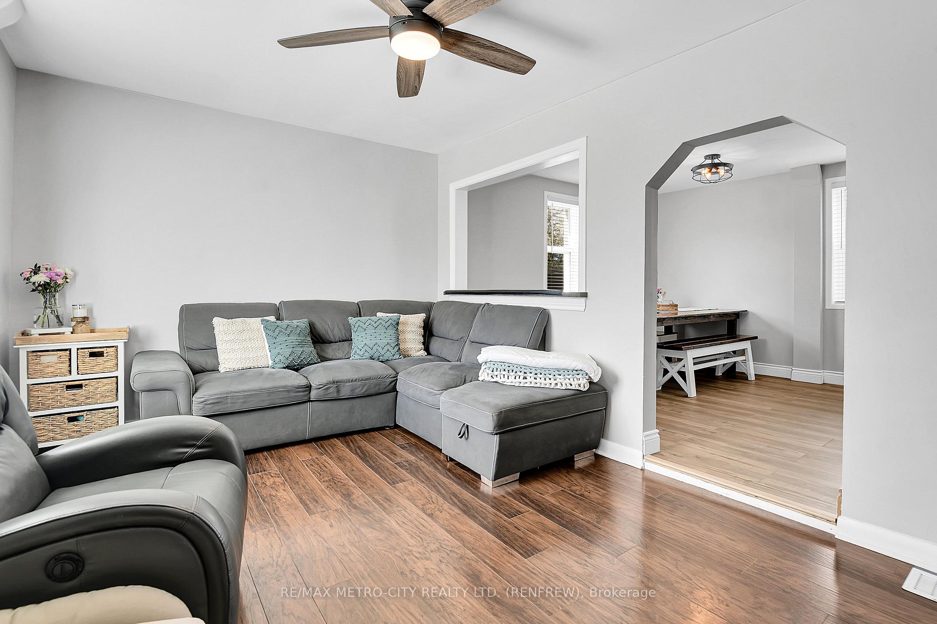 Photo 11 of 228 Arnprior Avenue, Renfrew — HOMEH