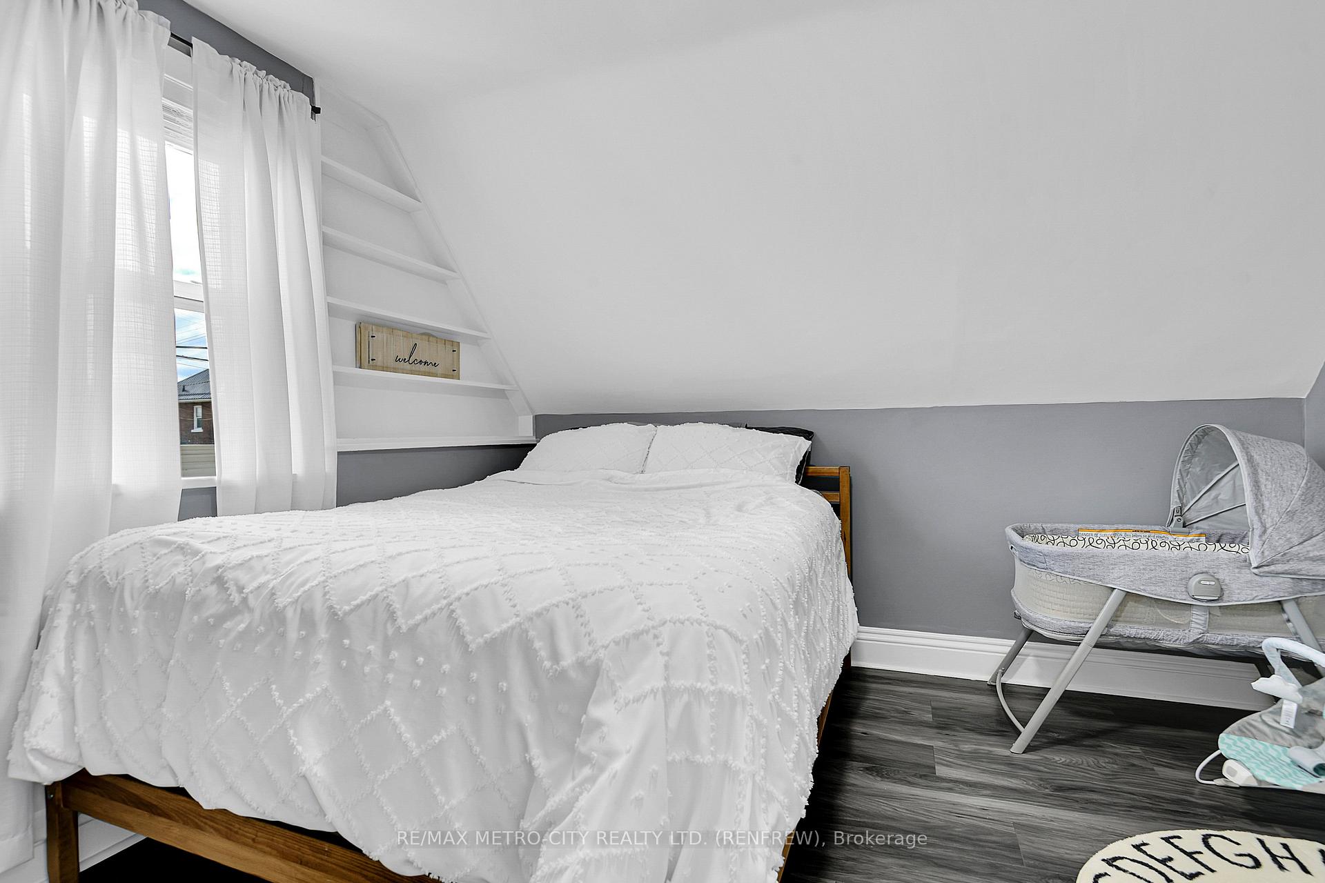 Photo 20 of 228 Arnprior Avenue, Renfrew — HOMEH