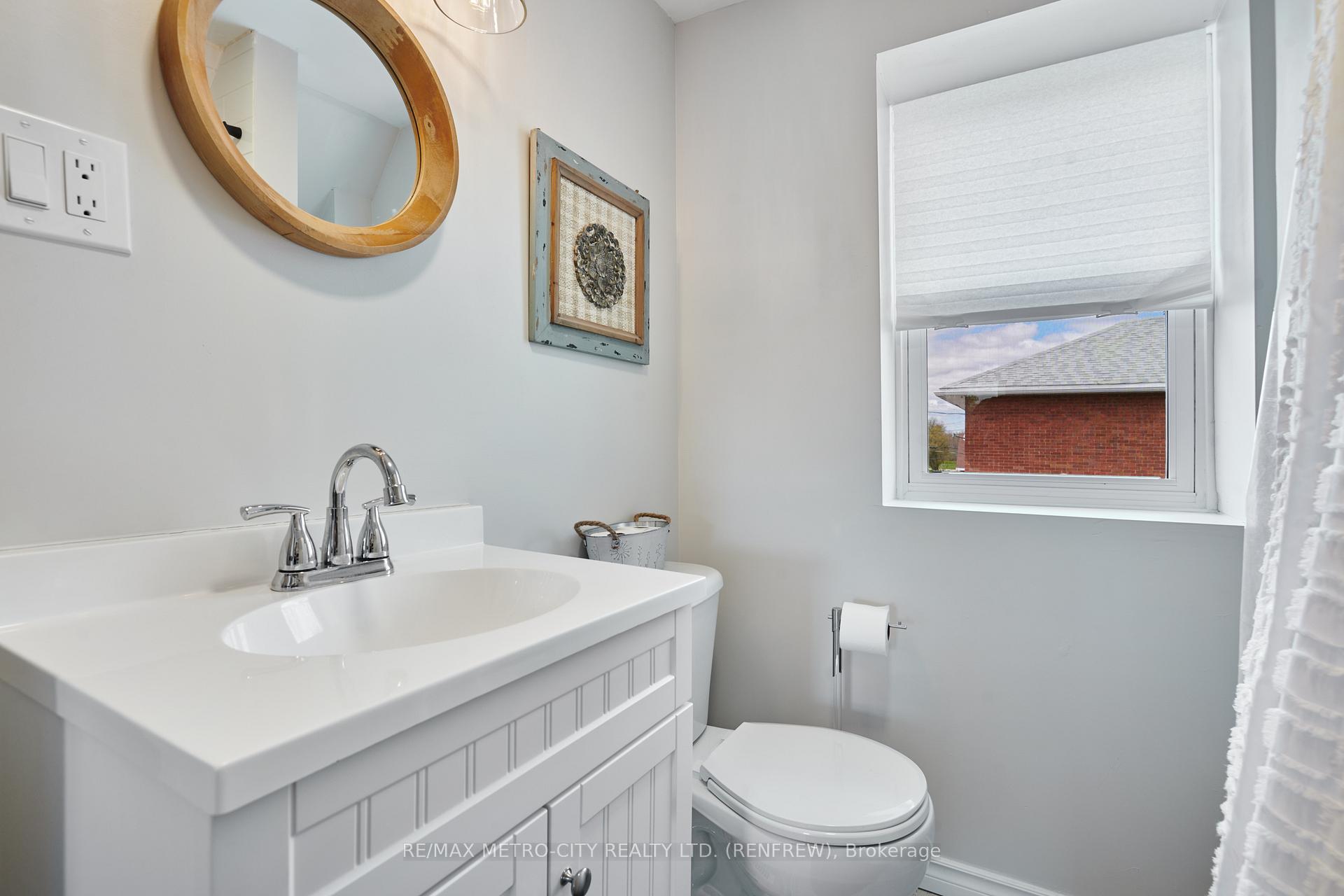 Photo 23 of 228 Arnprior Avenue, Renfrew — HOMEH