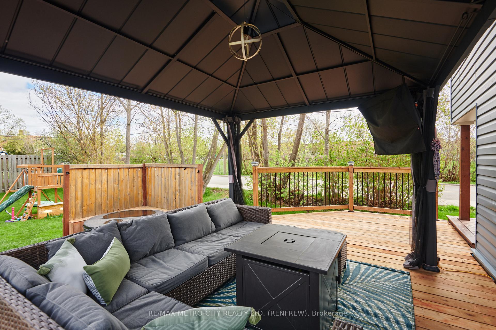 Photo 26 of 228 Arnprior Avenue, Renfrew — HOMEH